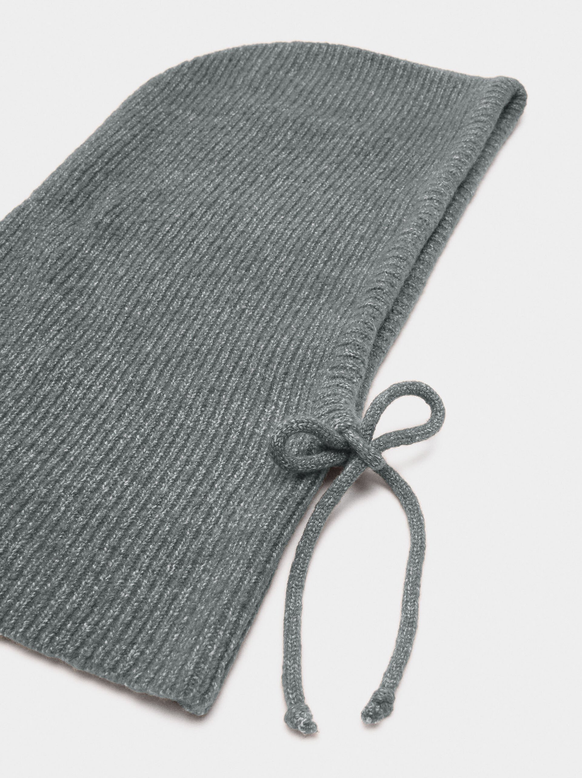 Strickmütze mit Bändern image number 1.0