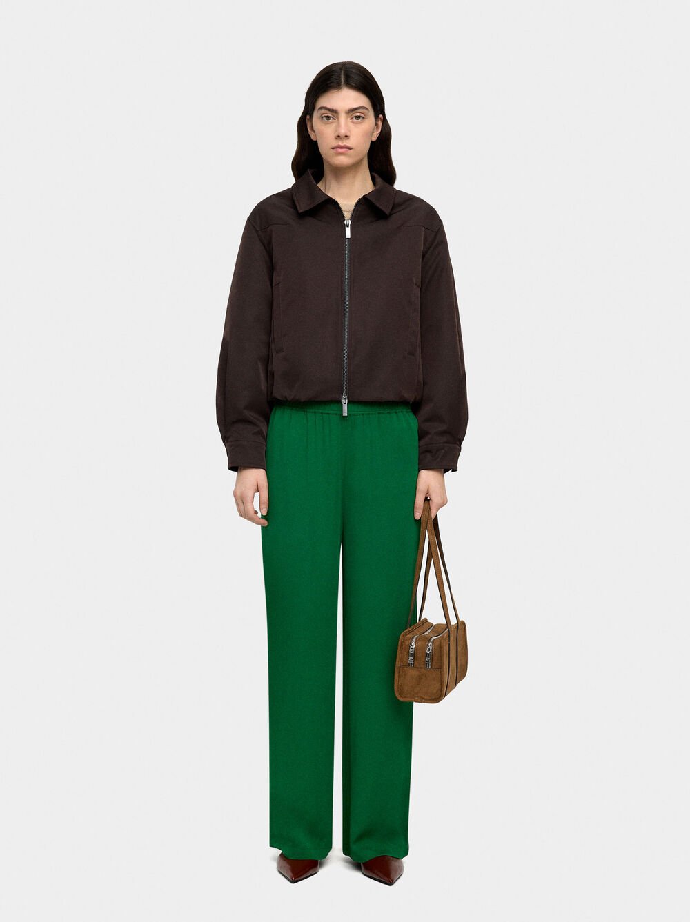 Pantalón fluido con cintura elástica