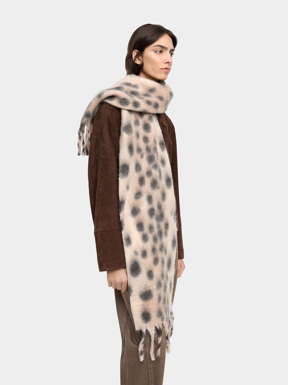 Bufanda estampada con flecos