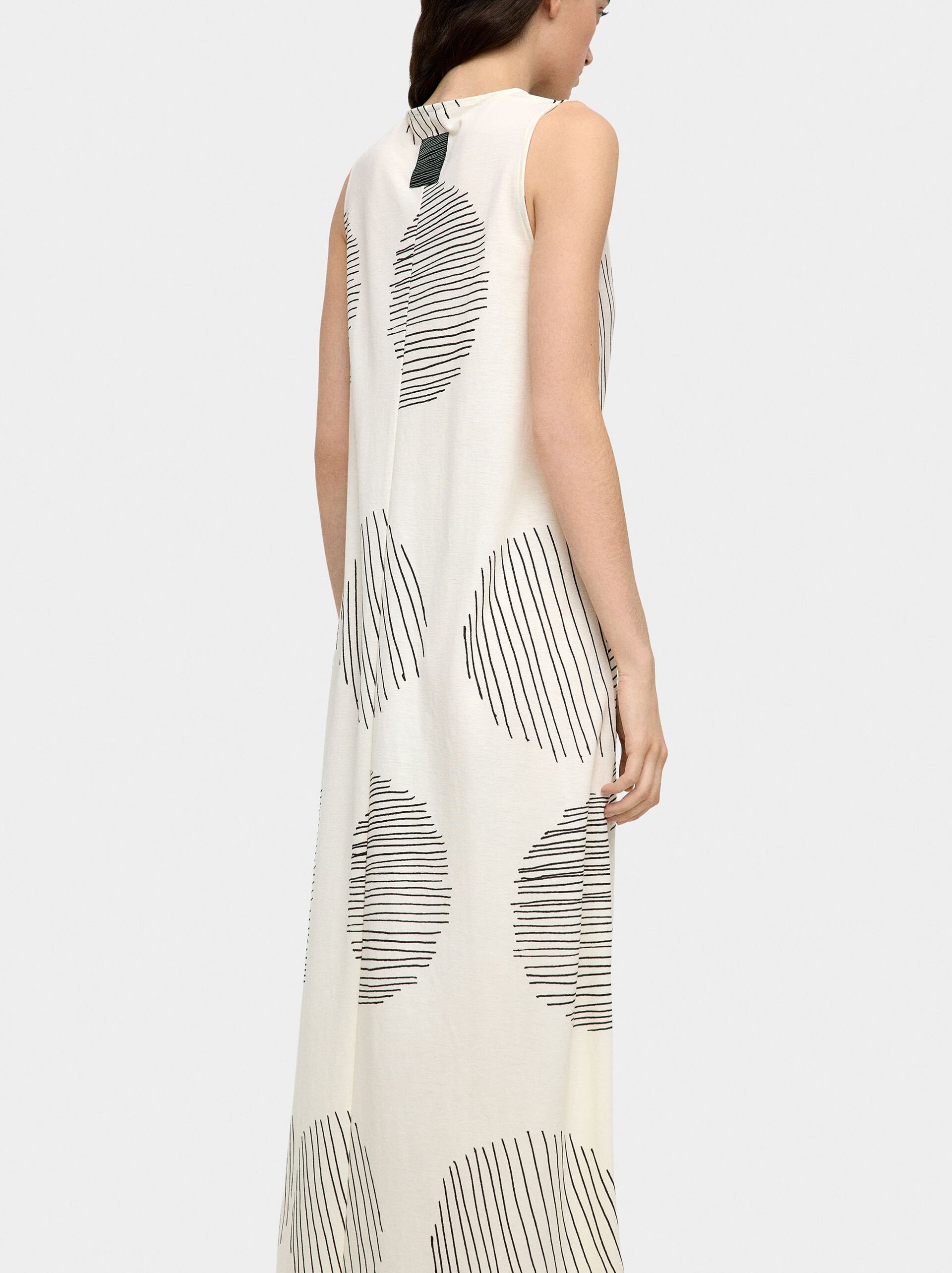 Long printed dress image number 3.0