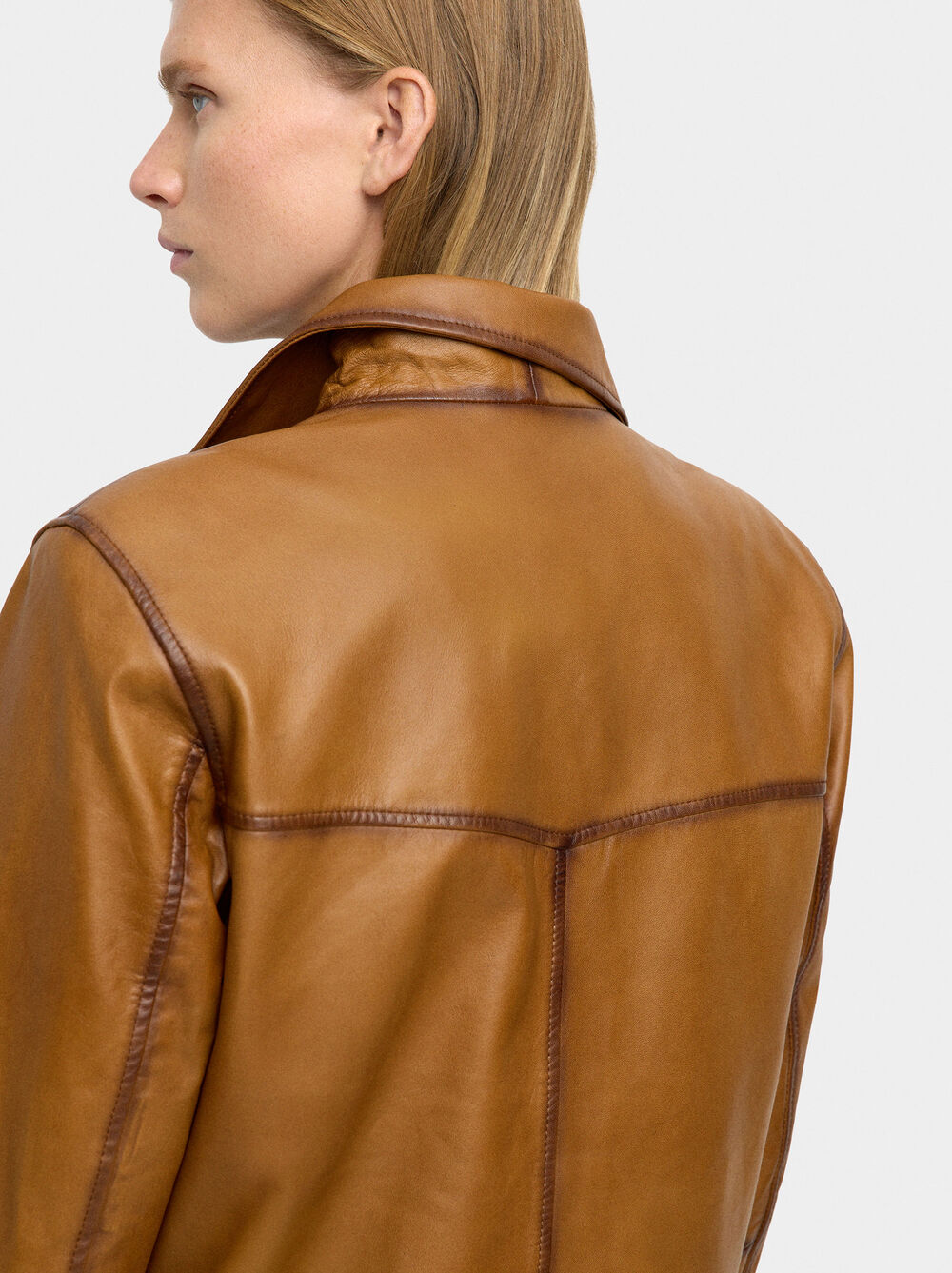Leather jacket with marked topstitching