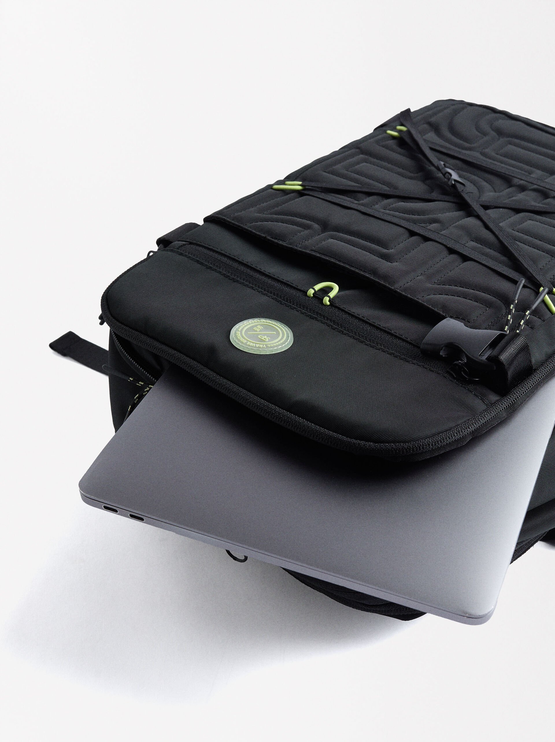Expandable nylon cabin backpack image number 3.0