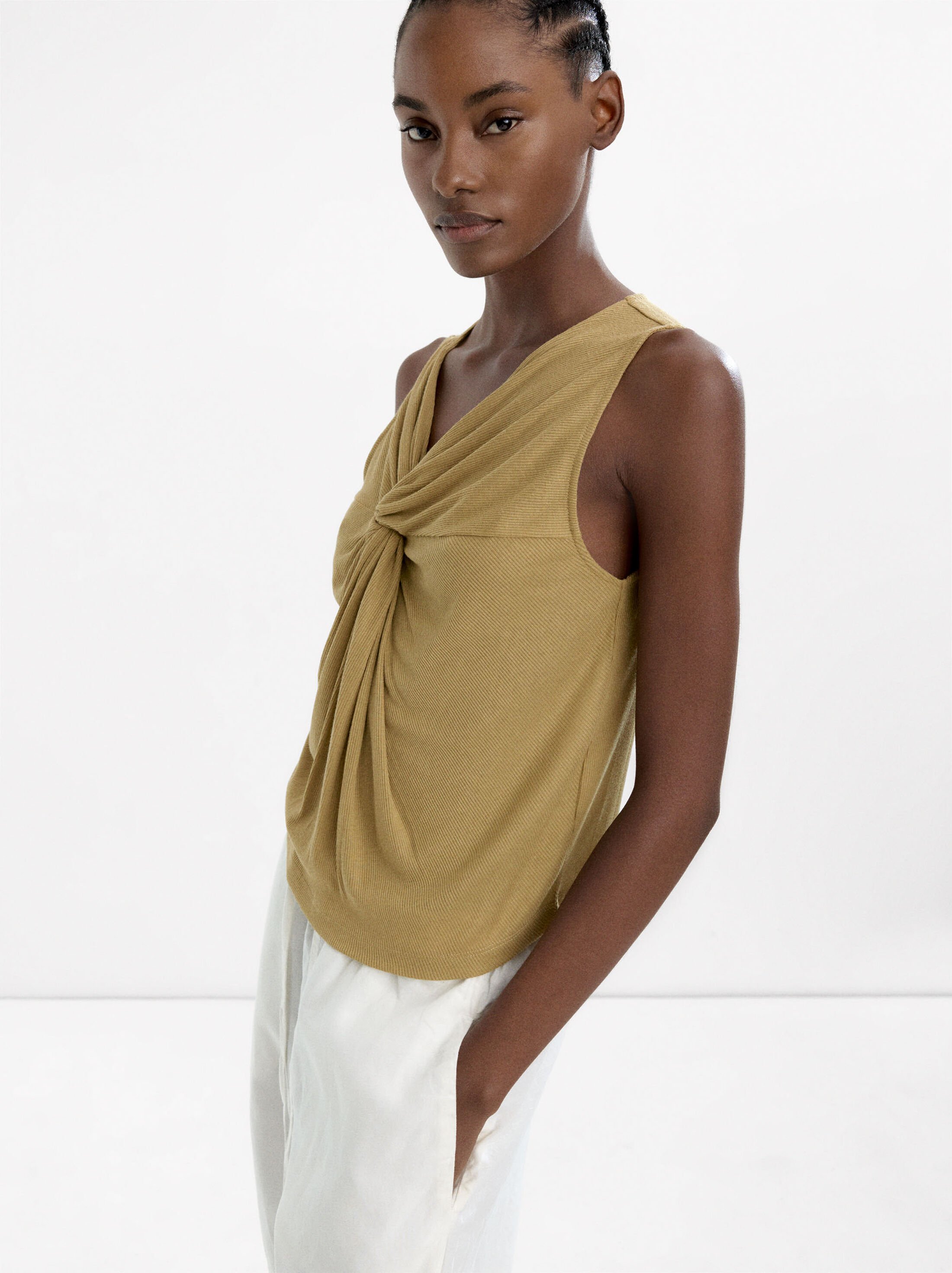 Ribbed top with knot image number 2.0