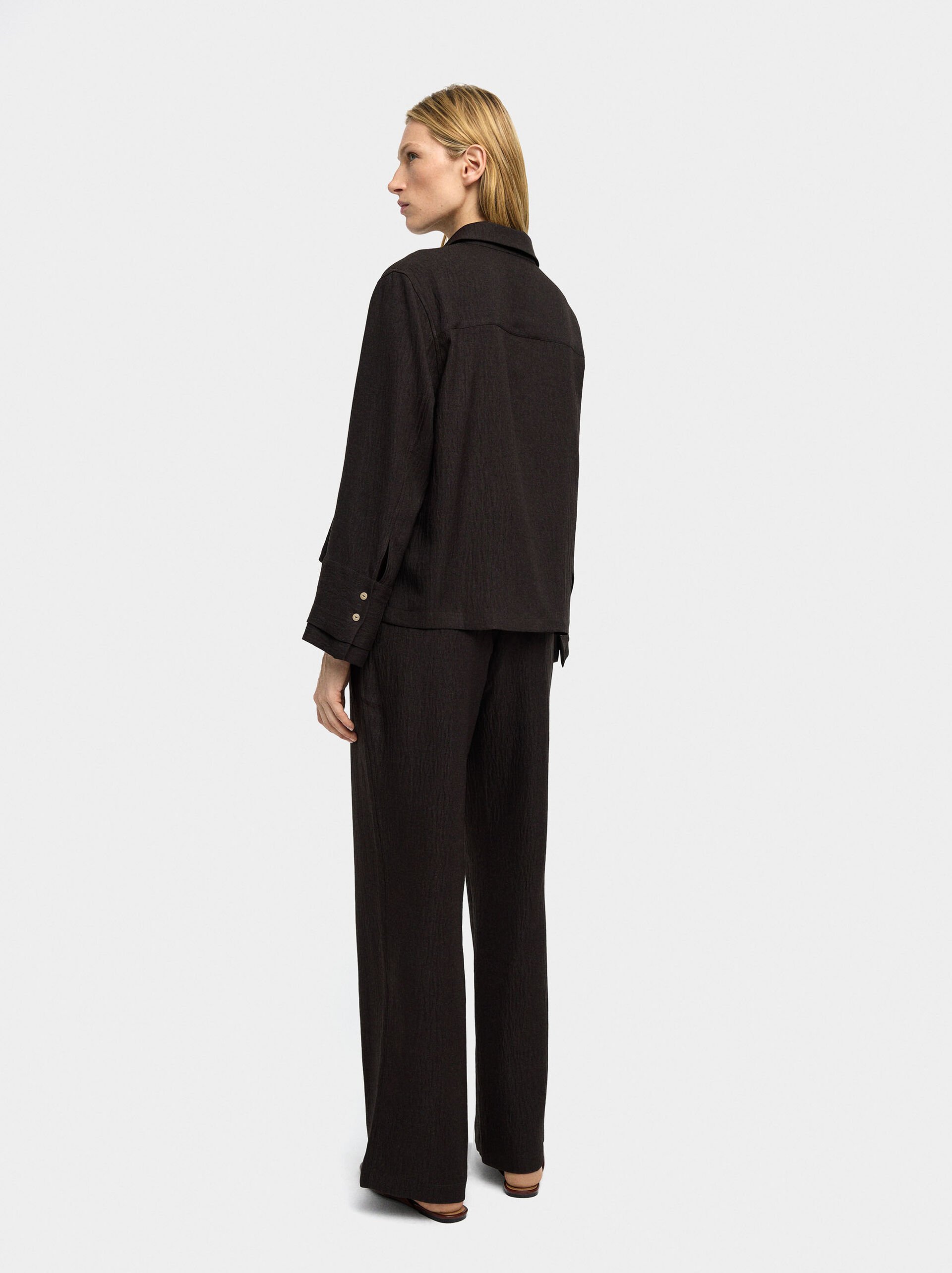 Wrinkled effect flowy pants image number 3.0