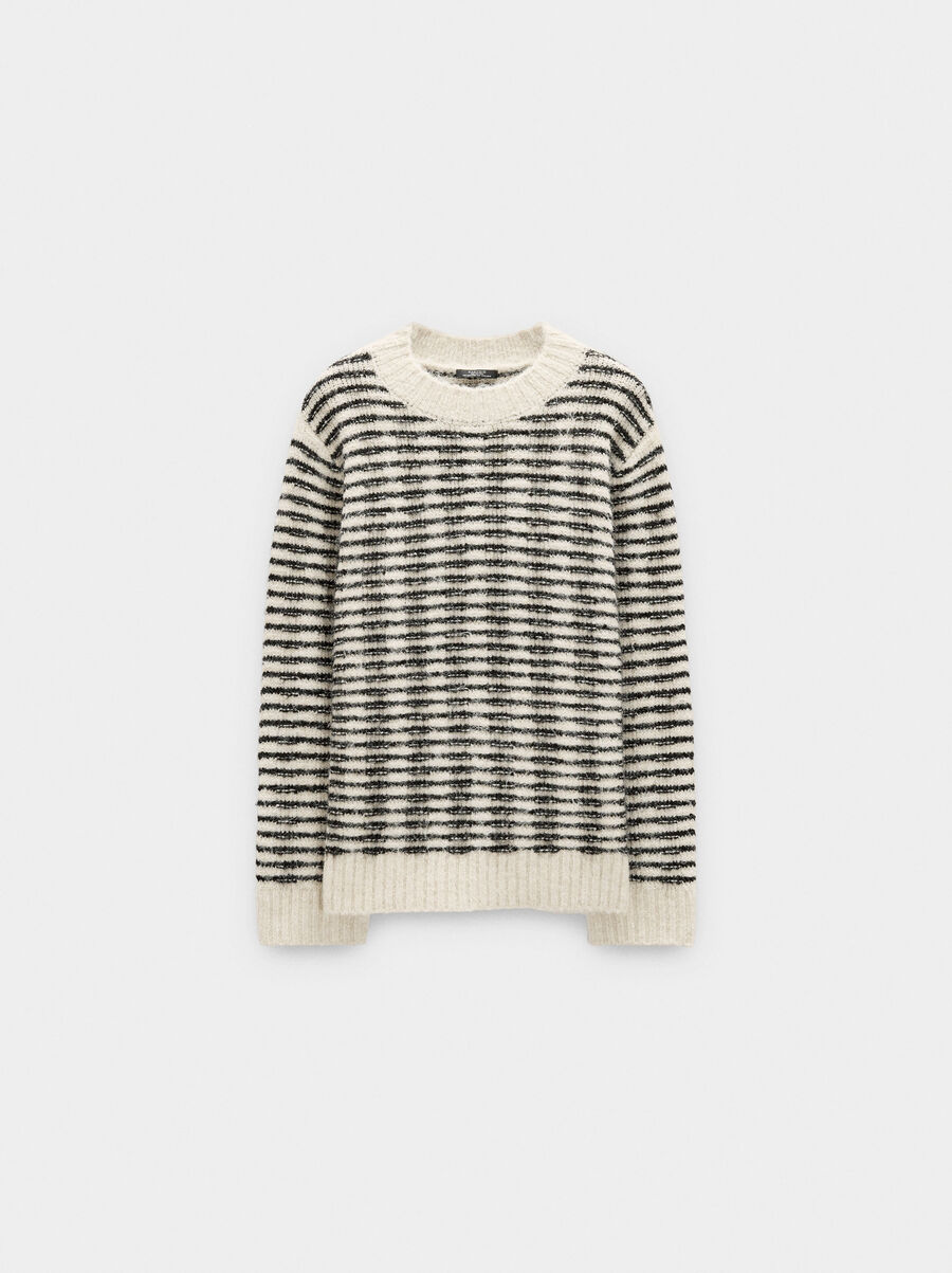 Knit sweater with stripes