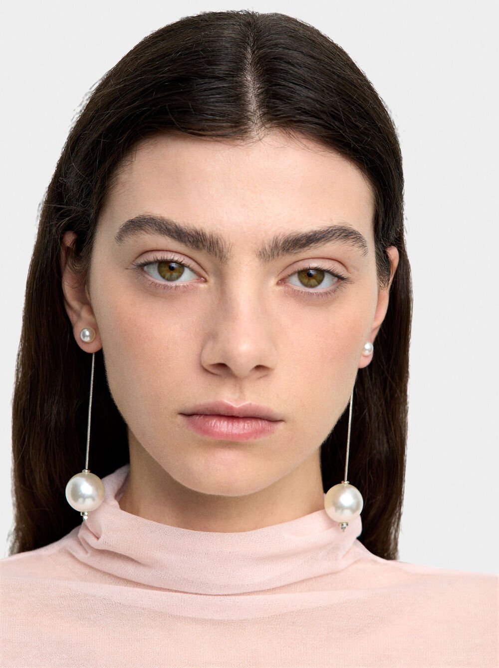 Long earrings with pearls