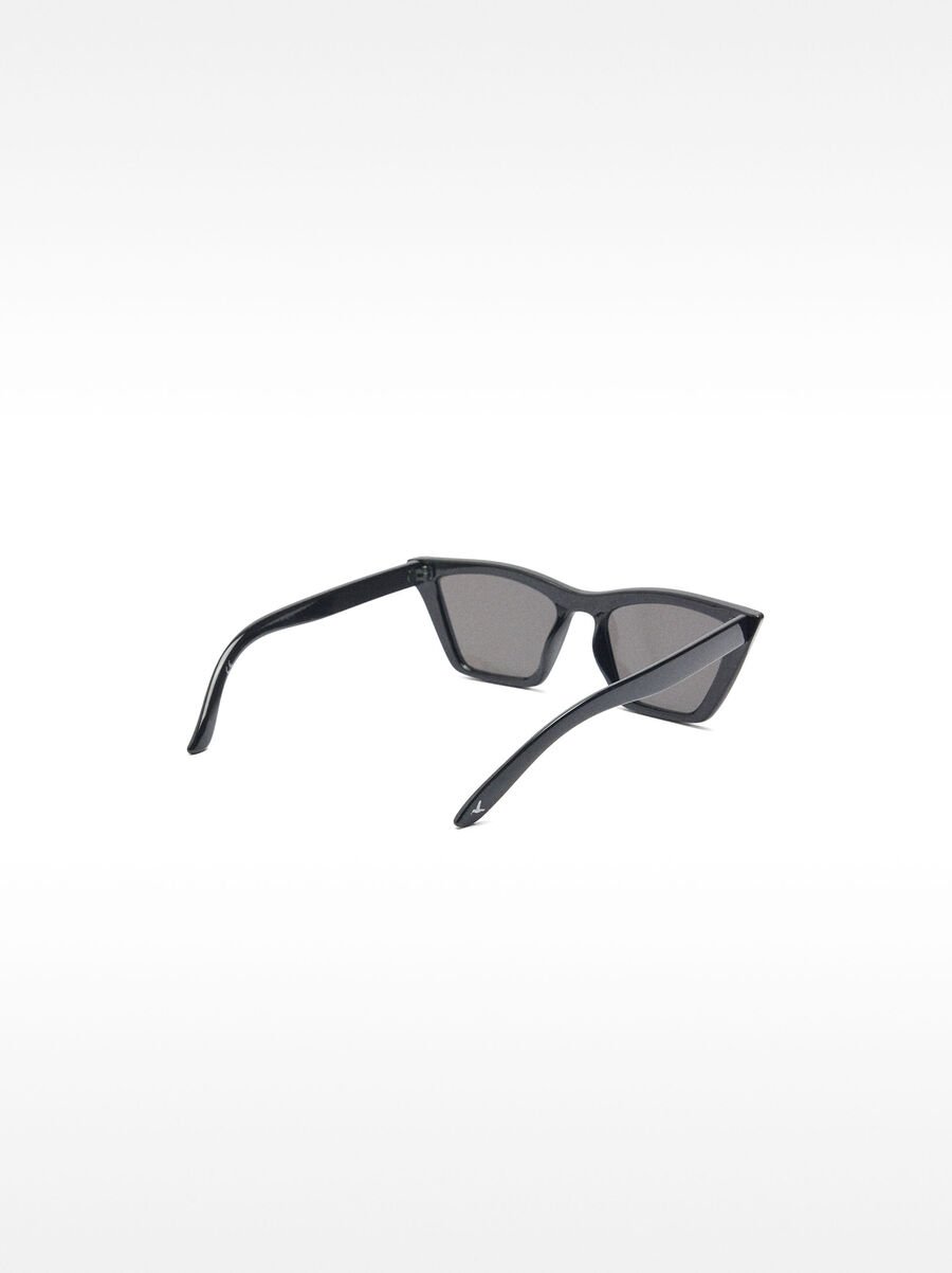 Cat eye sunglasses
