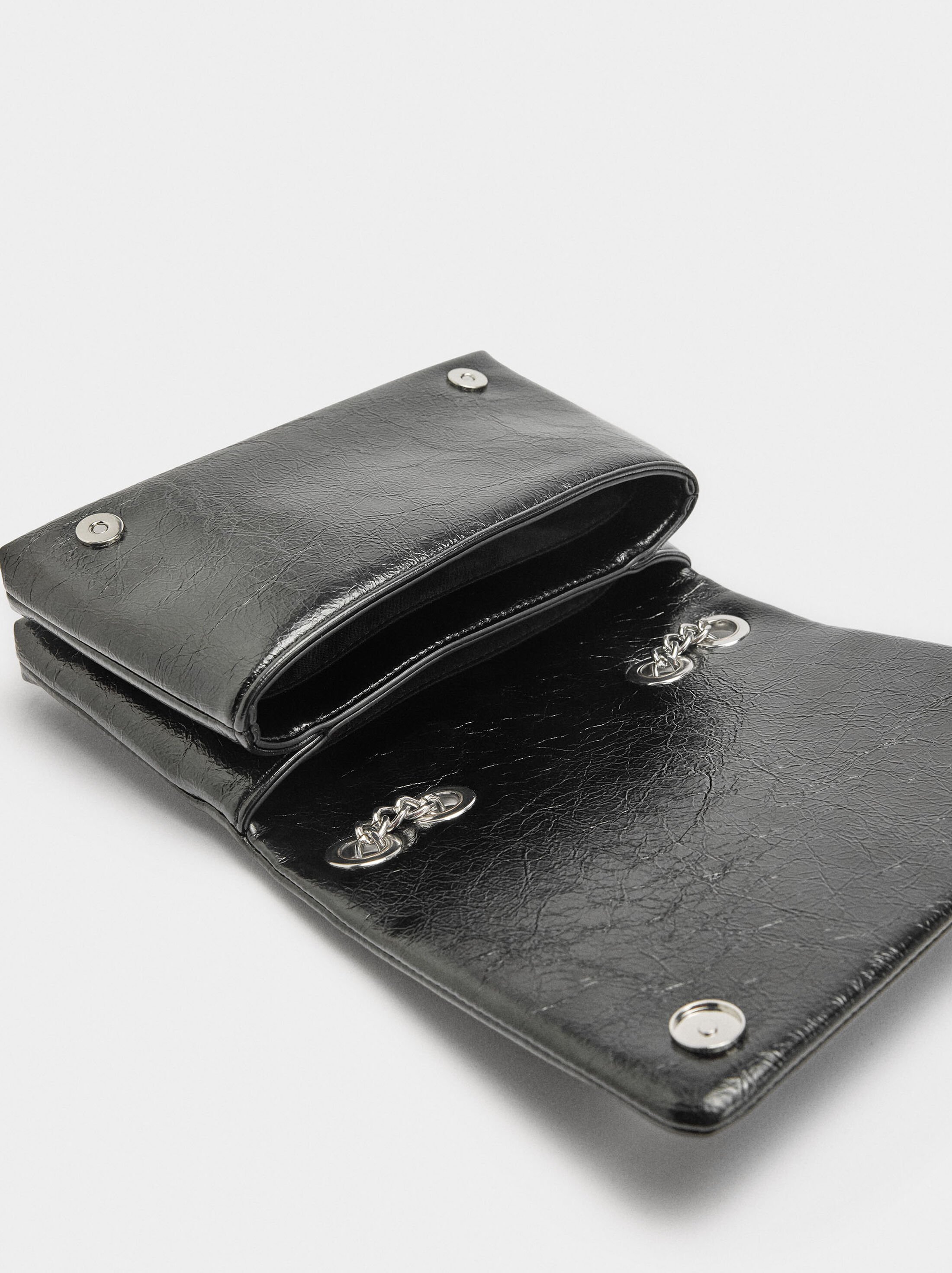 Double shoulder bag with studs image number 4.0