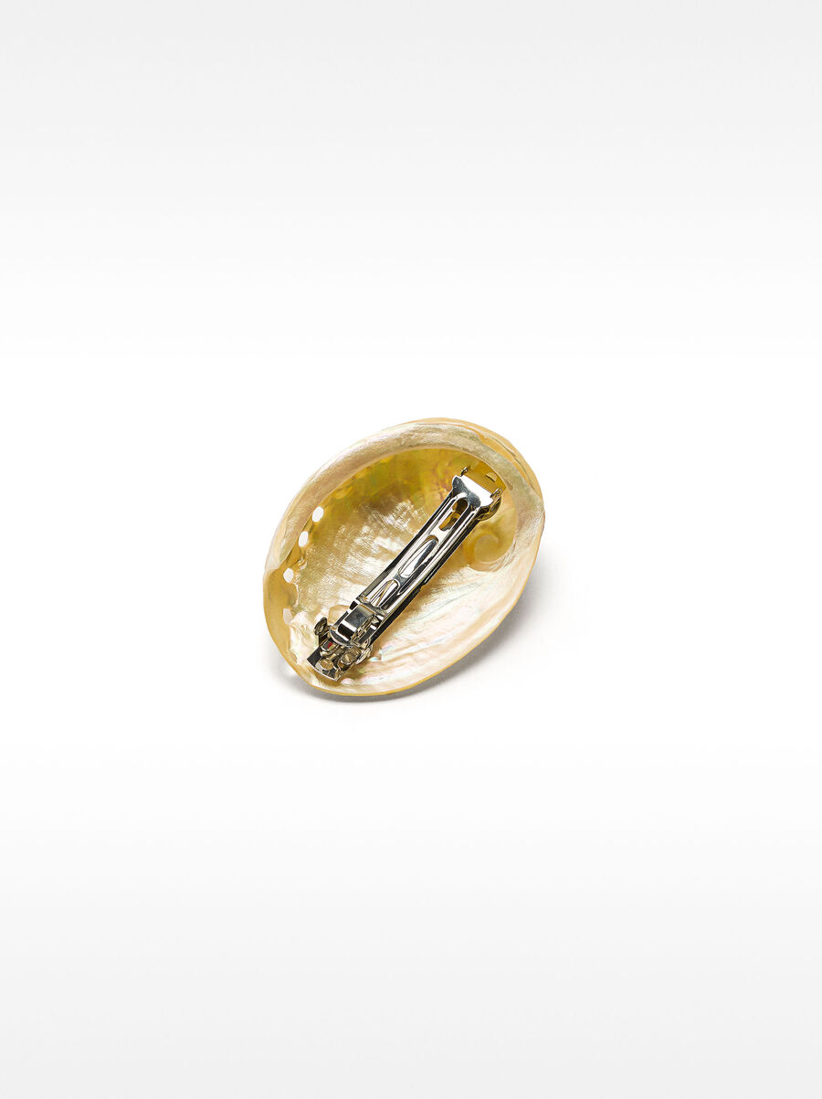 French clip with natural shell