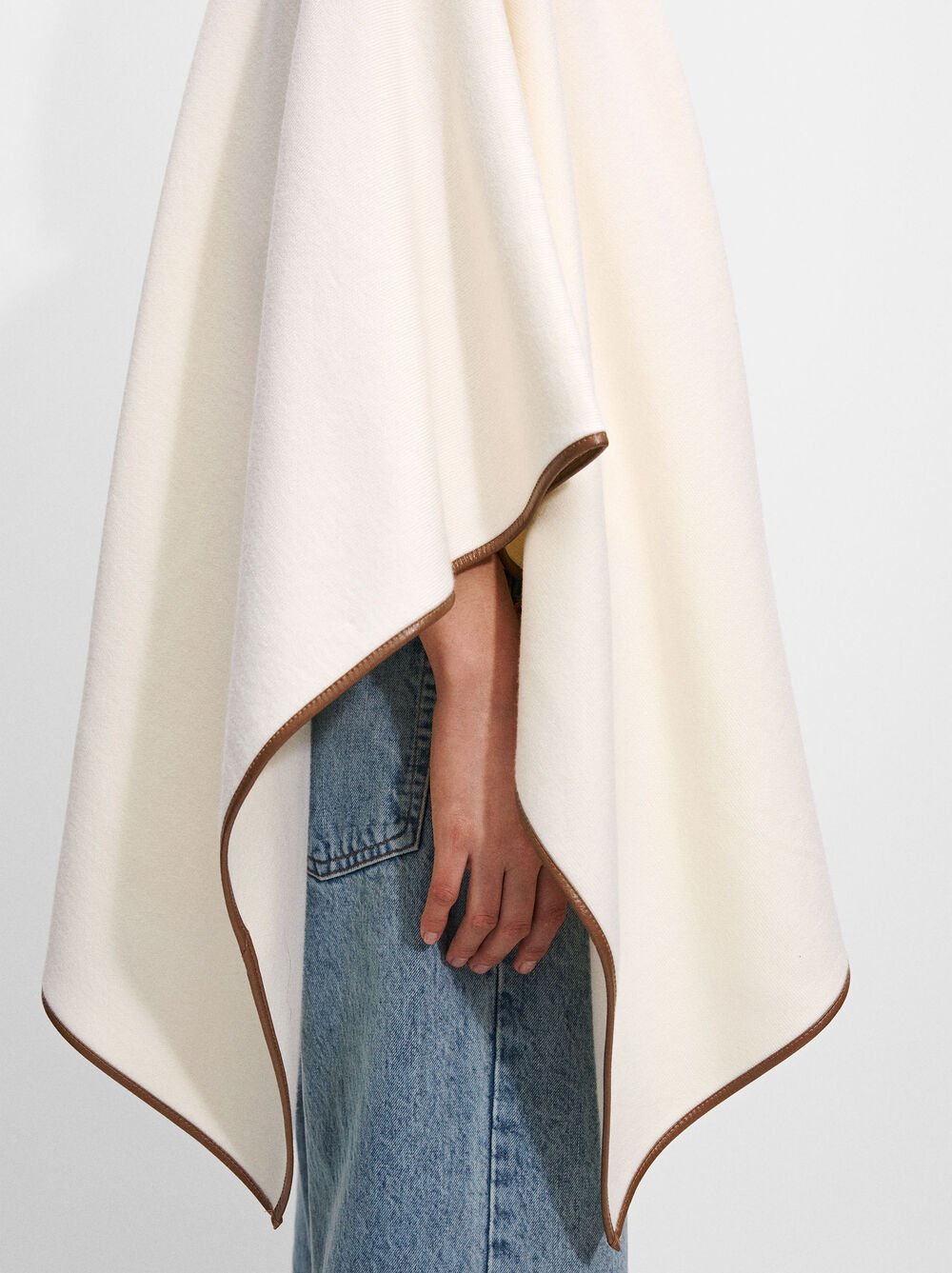 Knitted poncho stitching detail