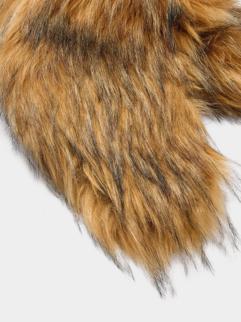 Long hat with fur effect