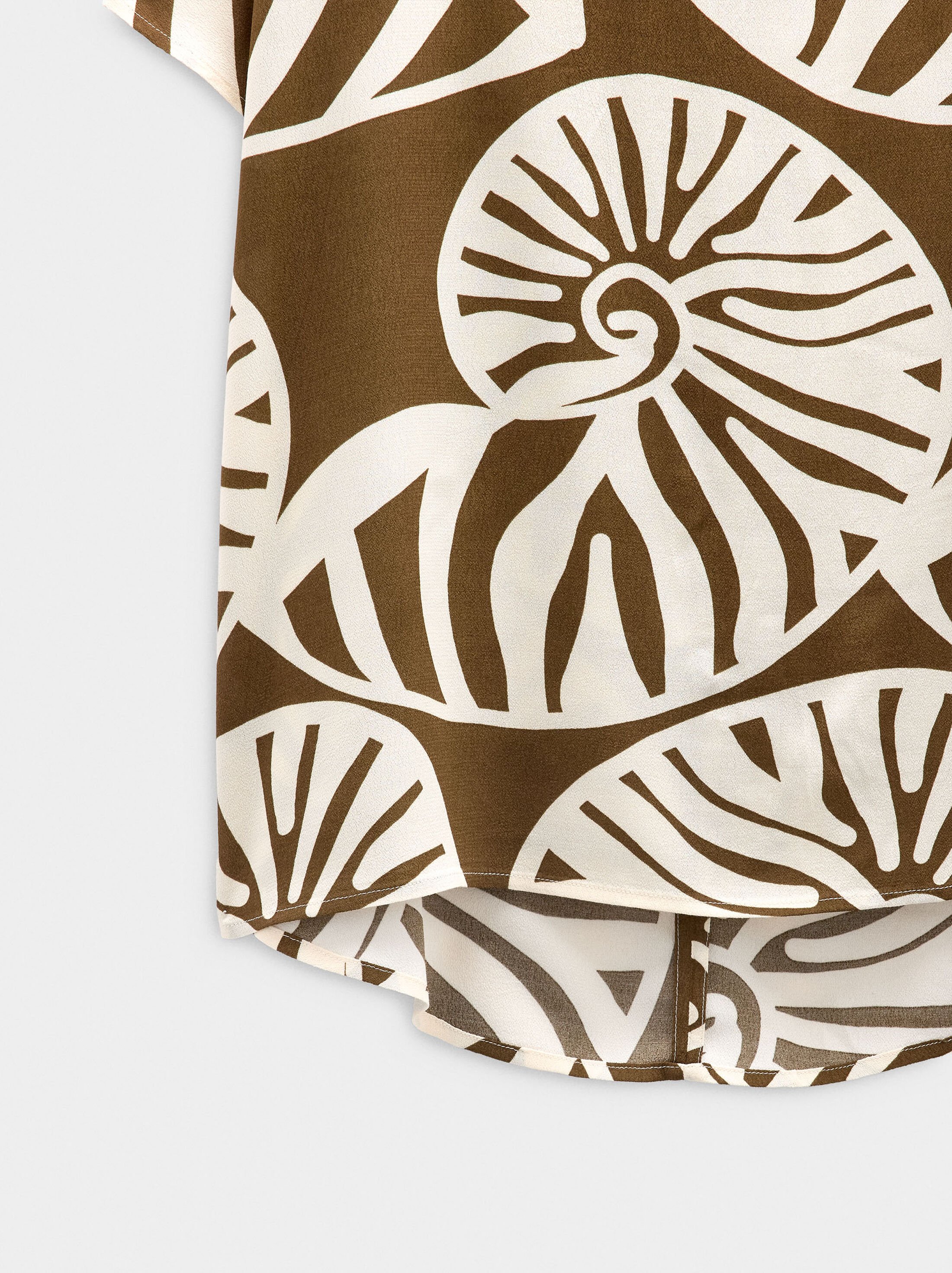 Blusa estampada image number 5.0