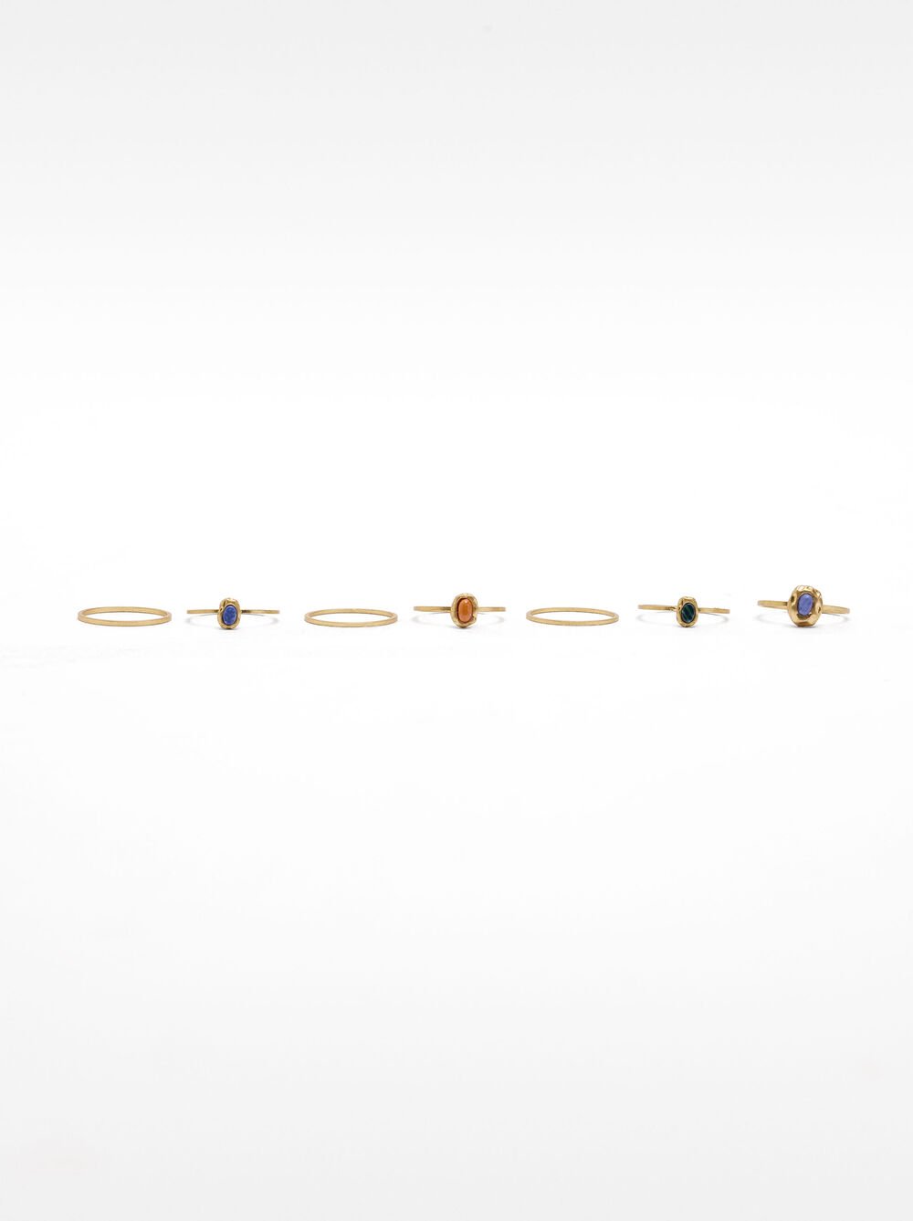 Set of rings with stones