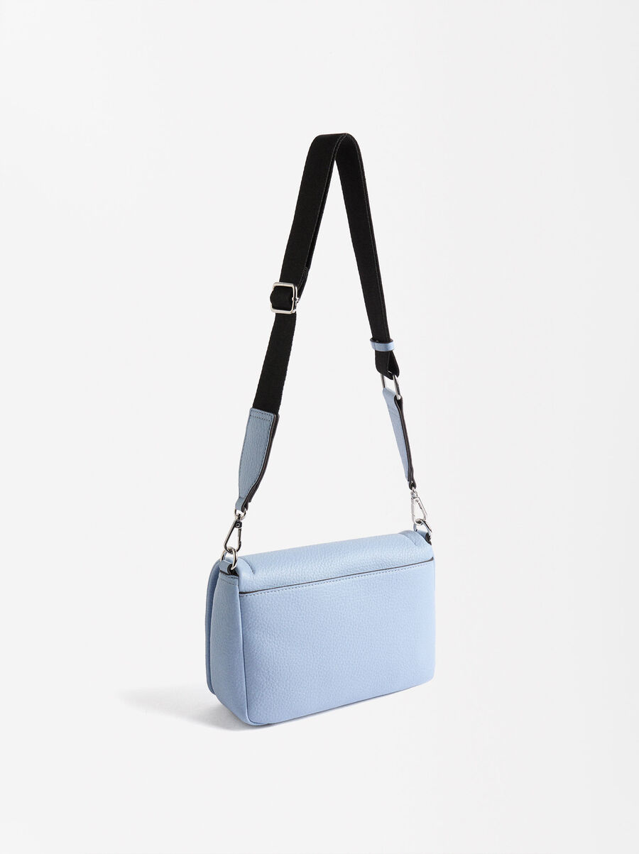 Shoulder bag with flap closure