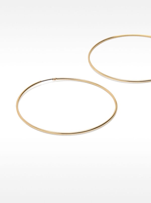 Basic medium hoop earrings