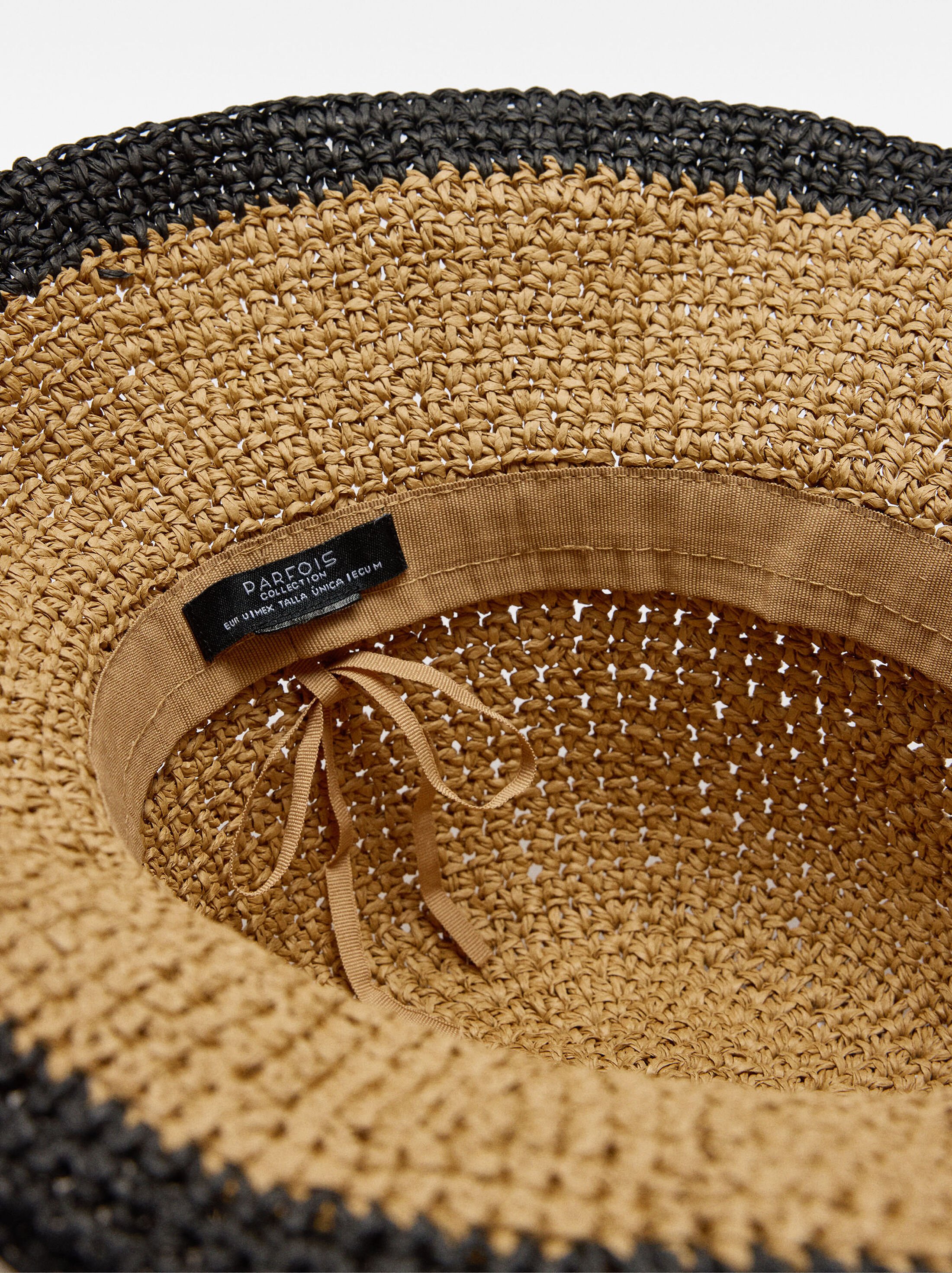 Bucket hat with straw effect image number 3.0