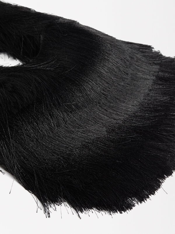 Shoulder bag with faux fur effect