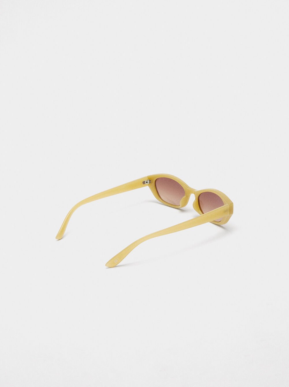 Elongated sunglasses