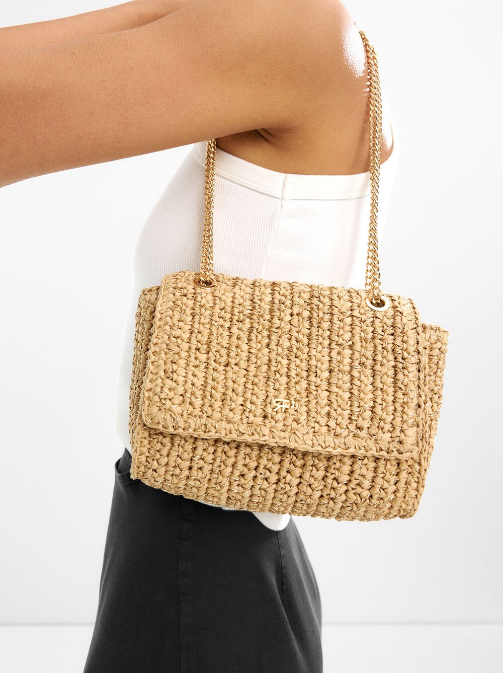 Straw-effect shoulder bag 