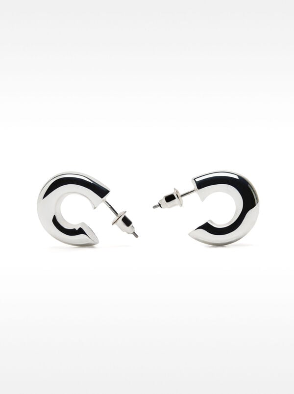 Set aus Ohrringen und Ringen