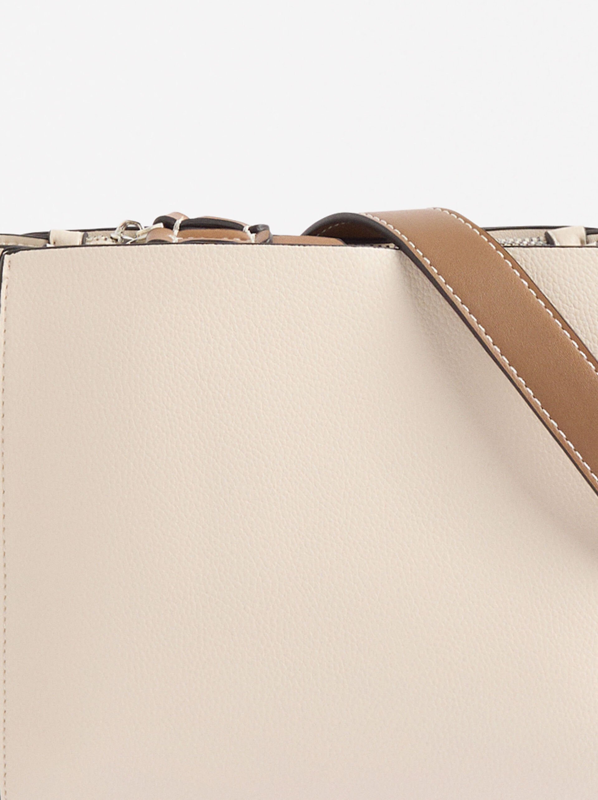 Everyday crossbody bag image number 4.0
