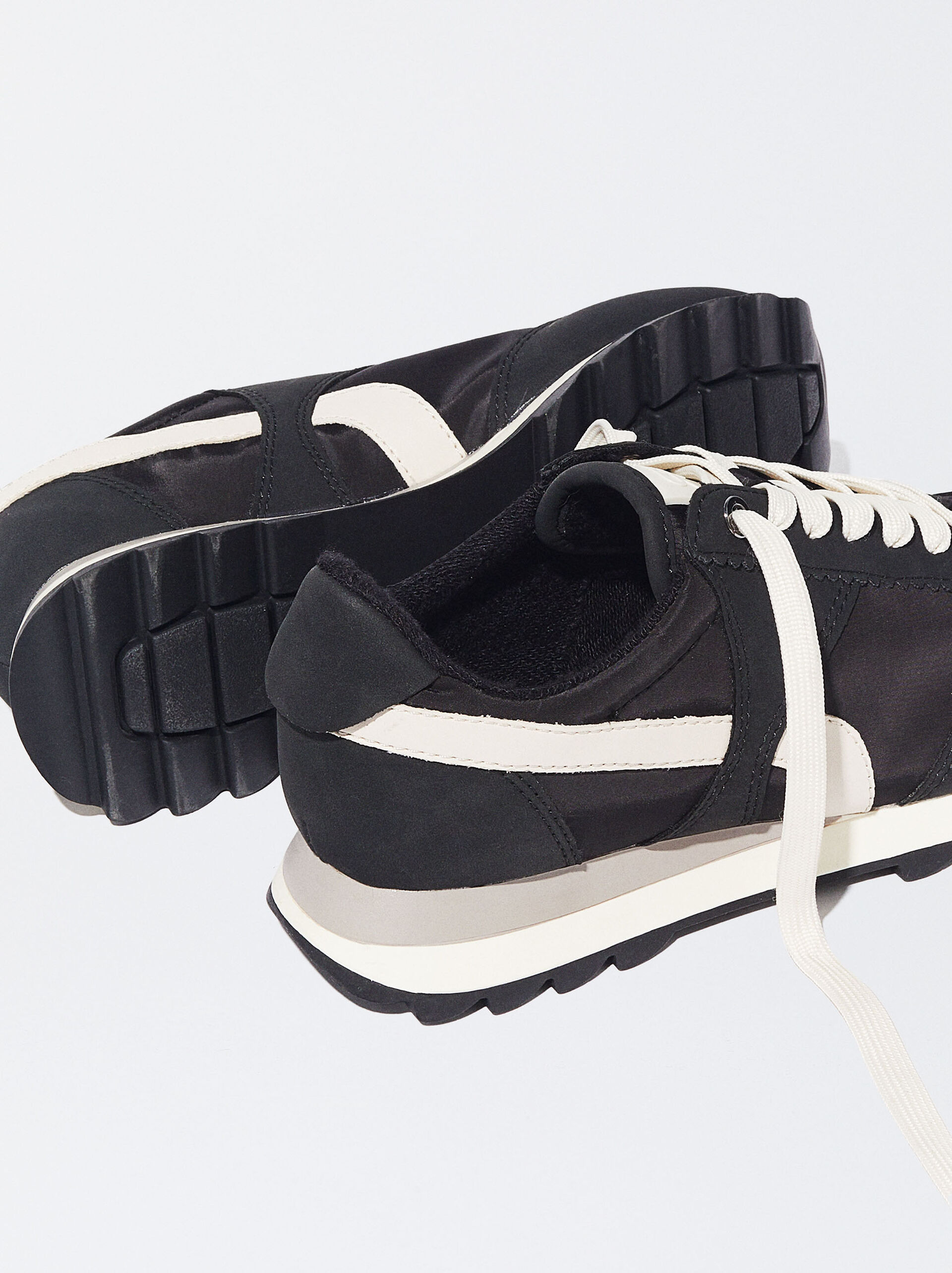 Online Exclusive - Running Contrast Trainers image number 4.0