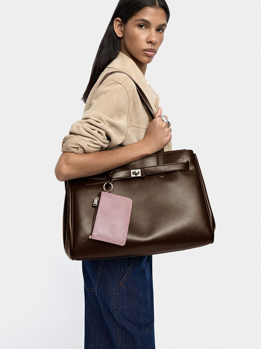 Laptop bag with pendant