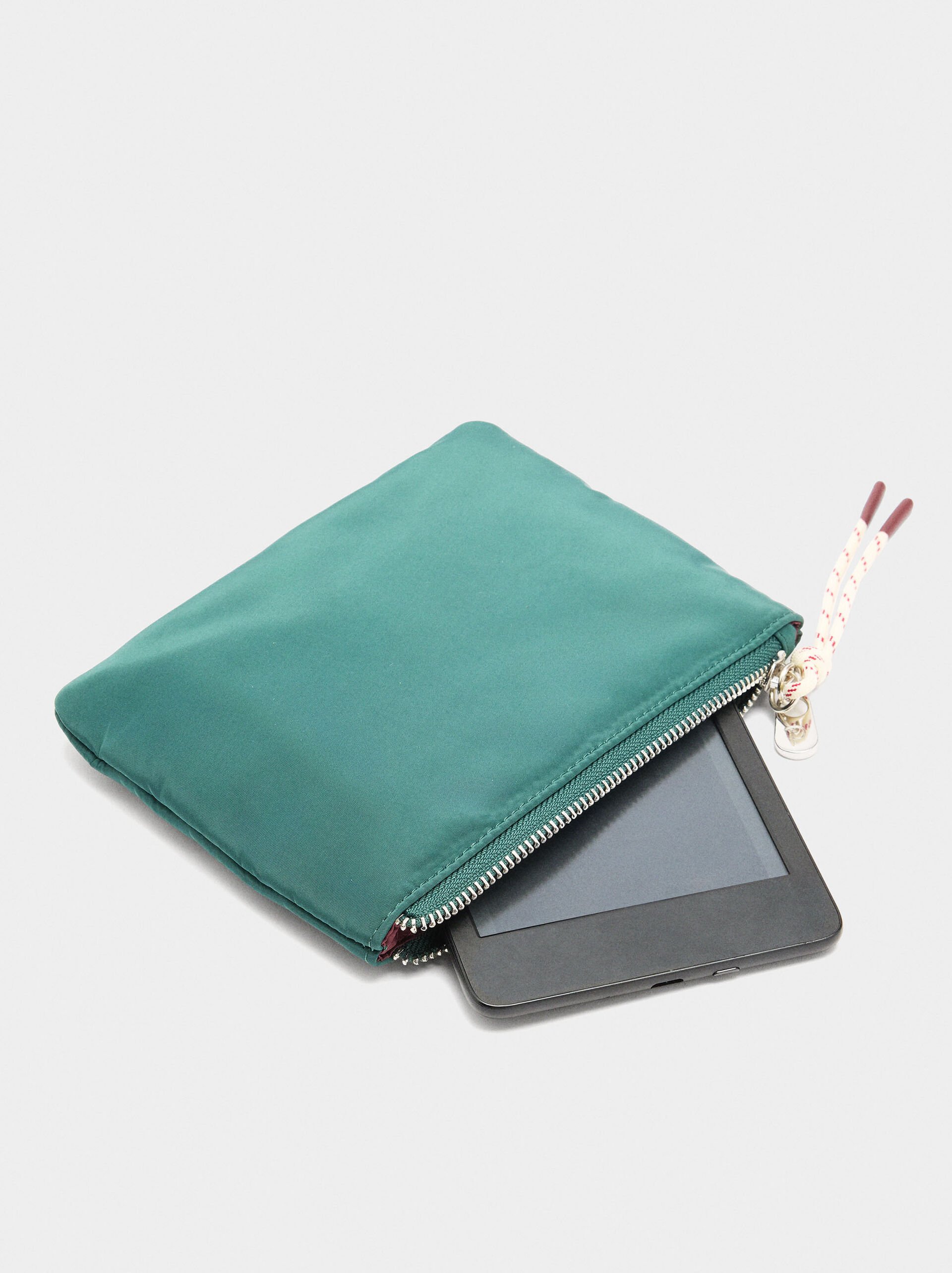 E-reader bag 8" image number 4.0