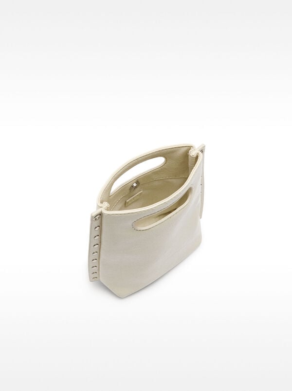 Tote bag with cracked effect
