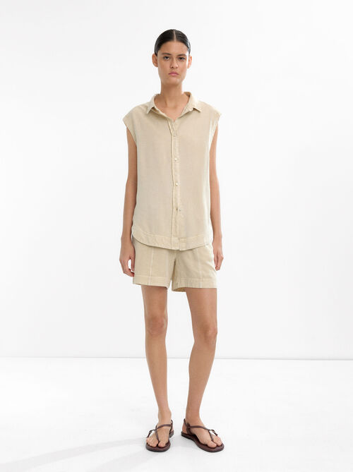 Sleeveless 100% lyocell shirt