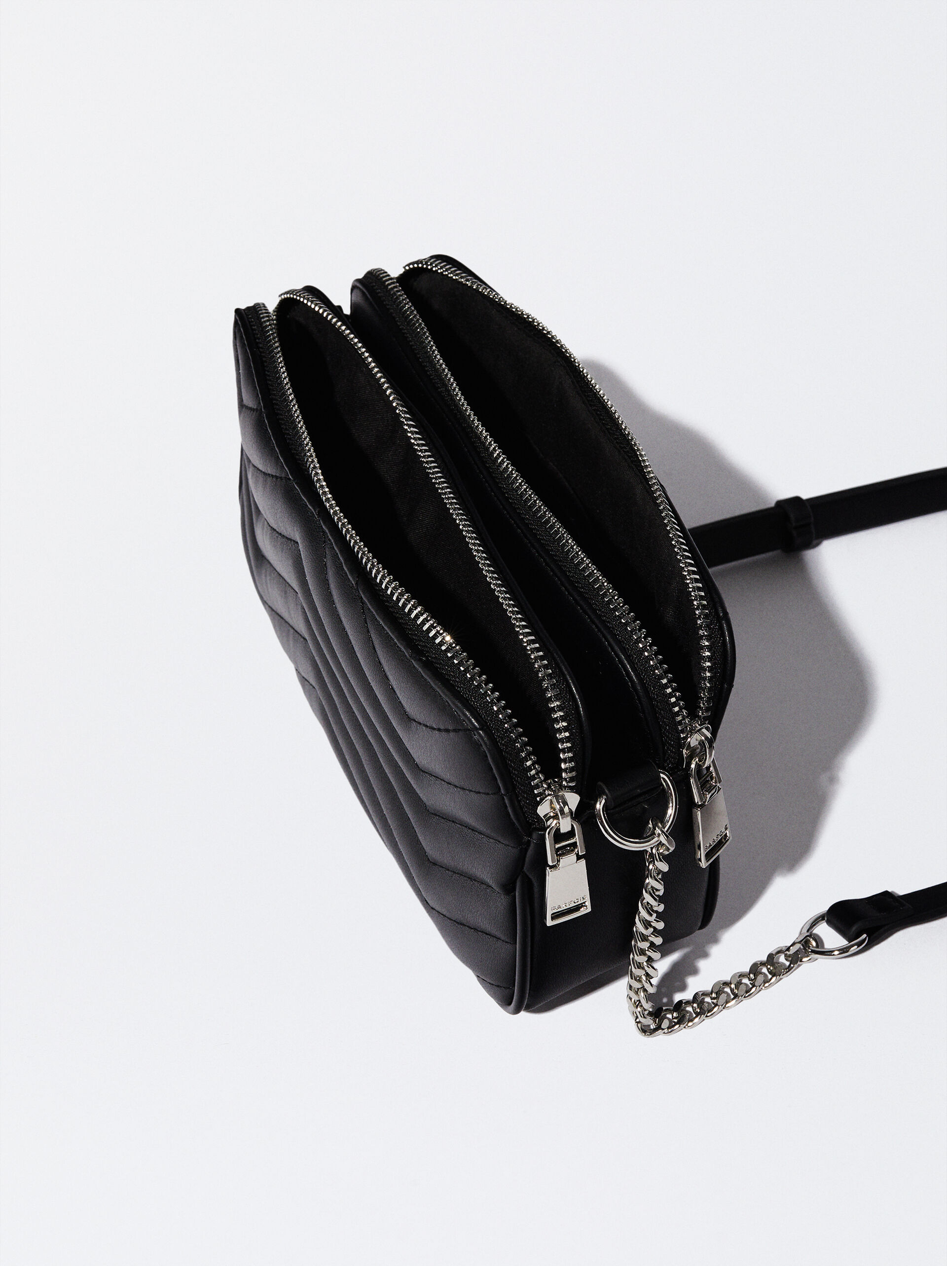 Quilted crossbody bag with chain image number 3.0