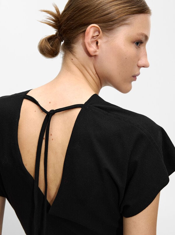 Short dress with side detail