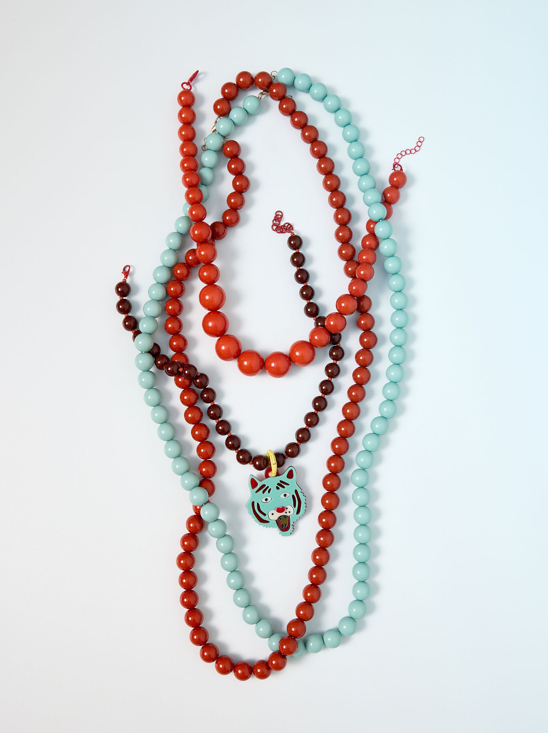 Collier en perles avec pendentif tigre image number 0.0