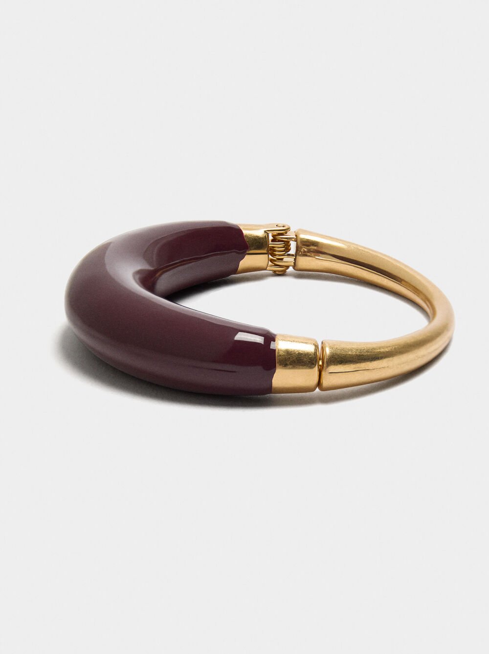 Rigid enamel bracelet