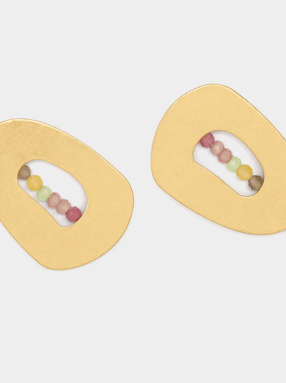 Oval earrings with stones
