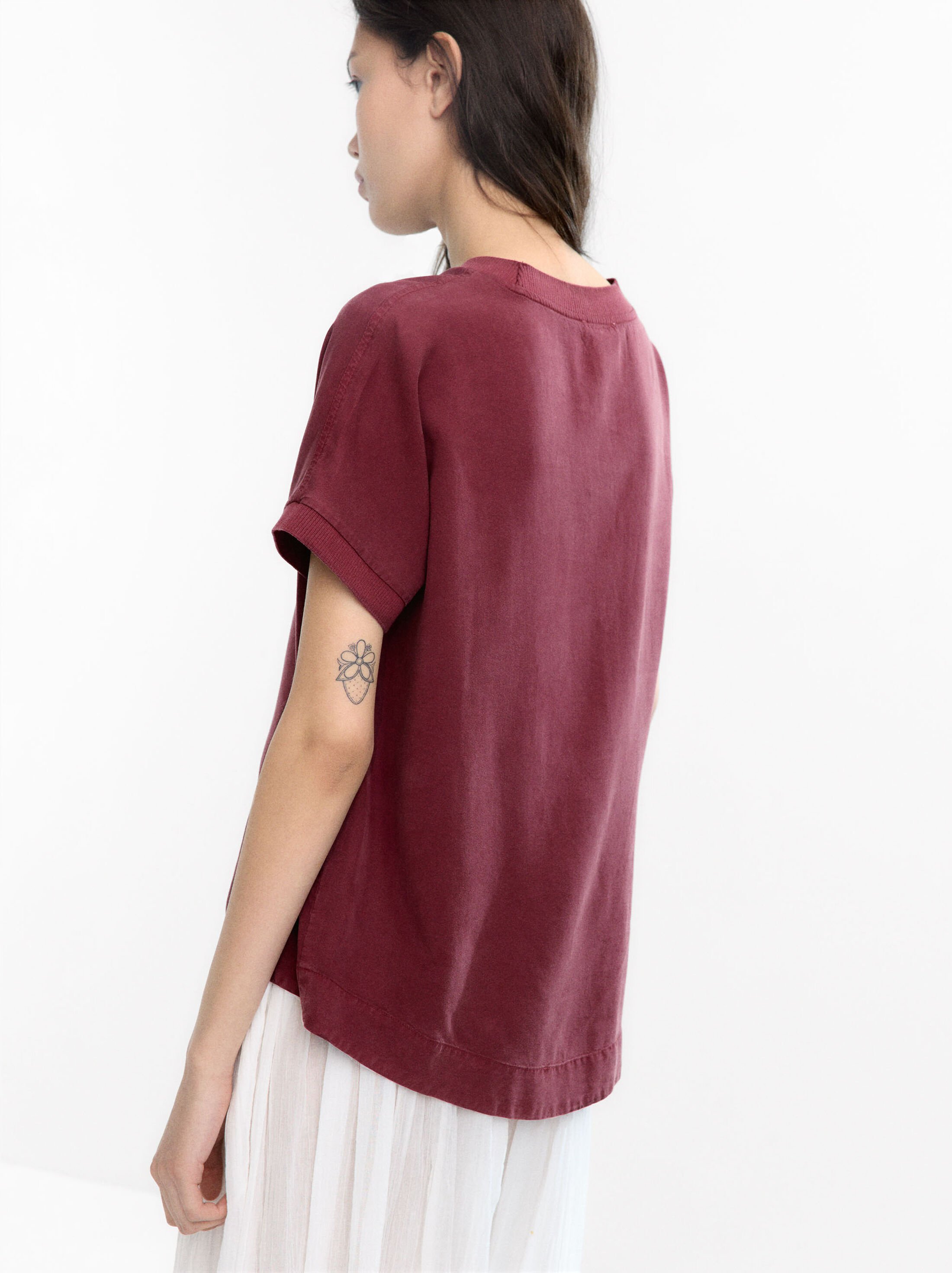 Camiseta con detalles acanalados image number 3.0