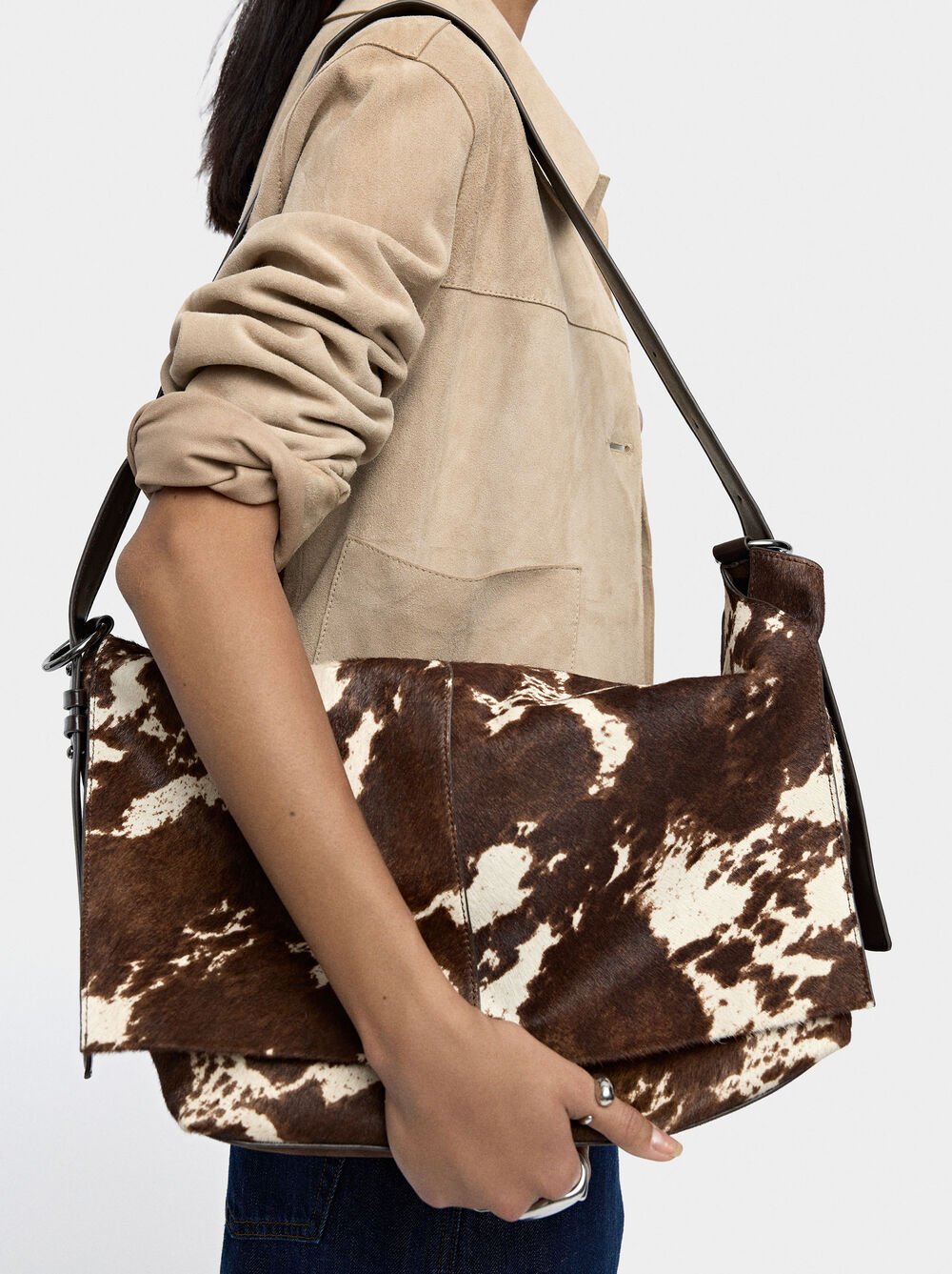 Bolso de hombro de piel con pelo
