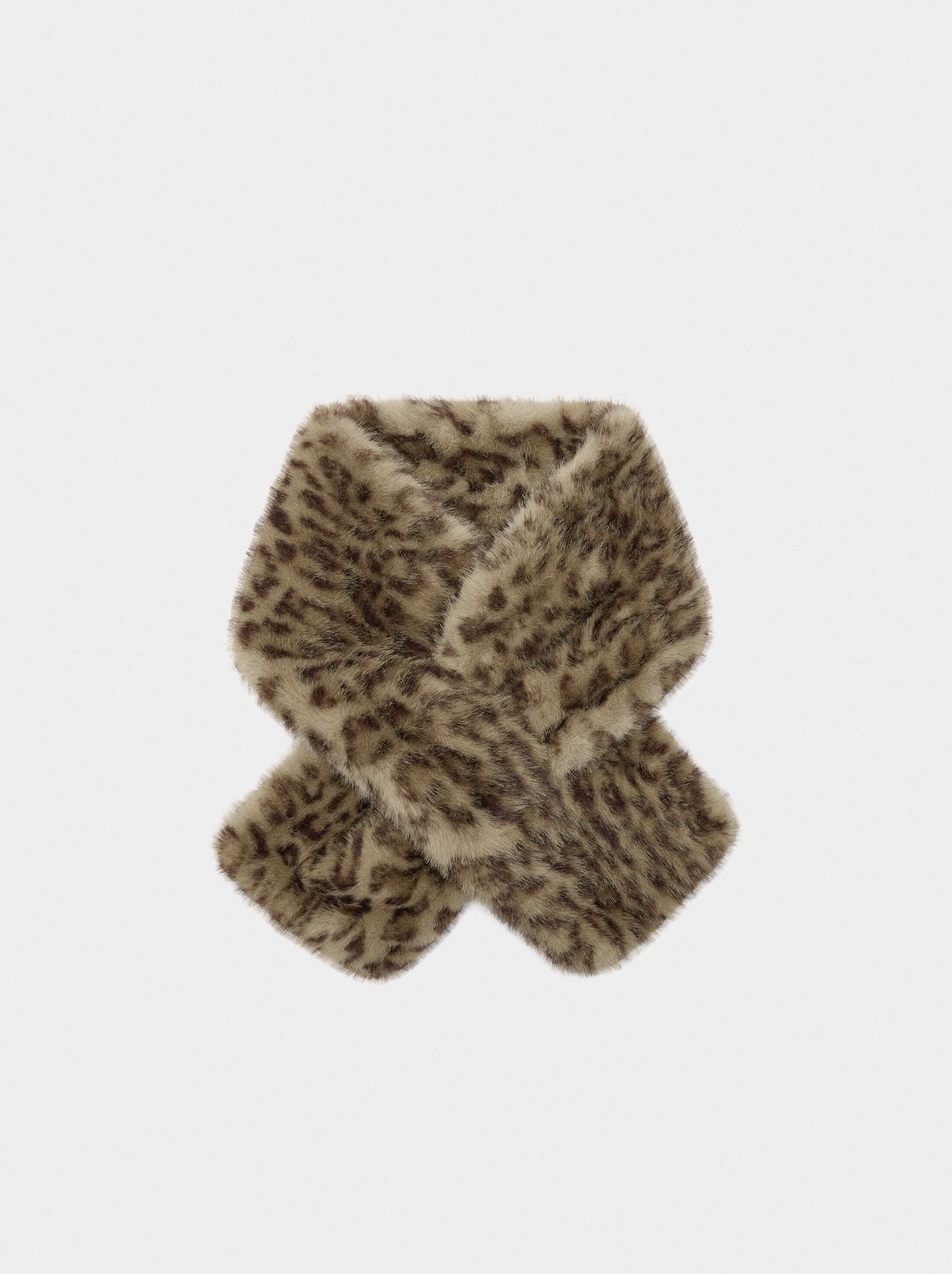 Stole with leopard printed fur effect image number 0.0