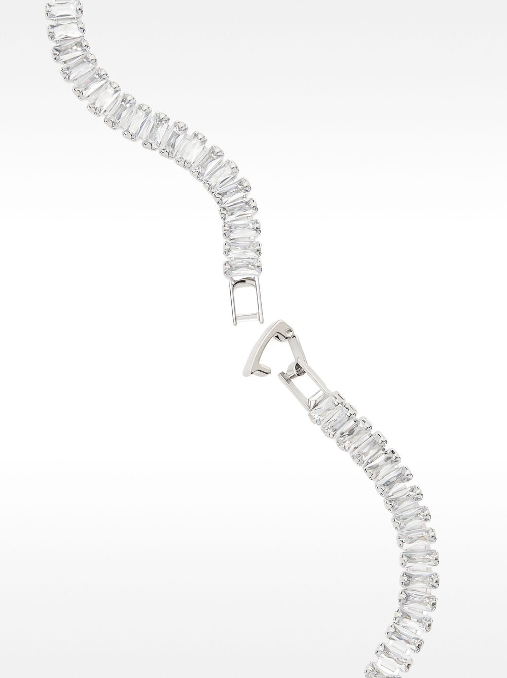 Necklace and earrings set with zirconia