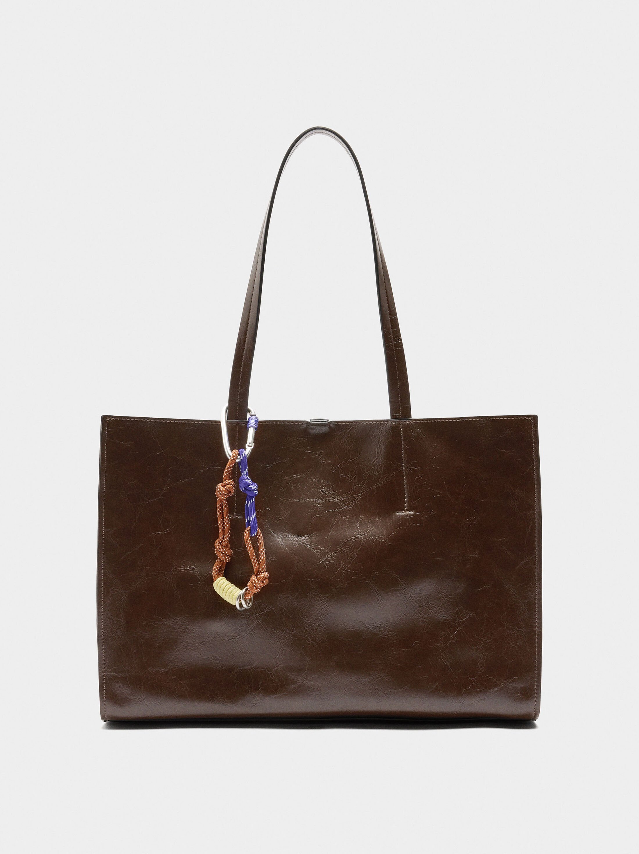 Shopper bag with pendant image number 0.0