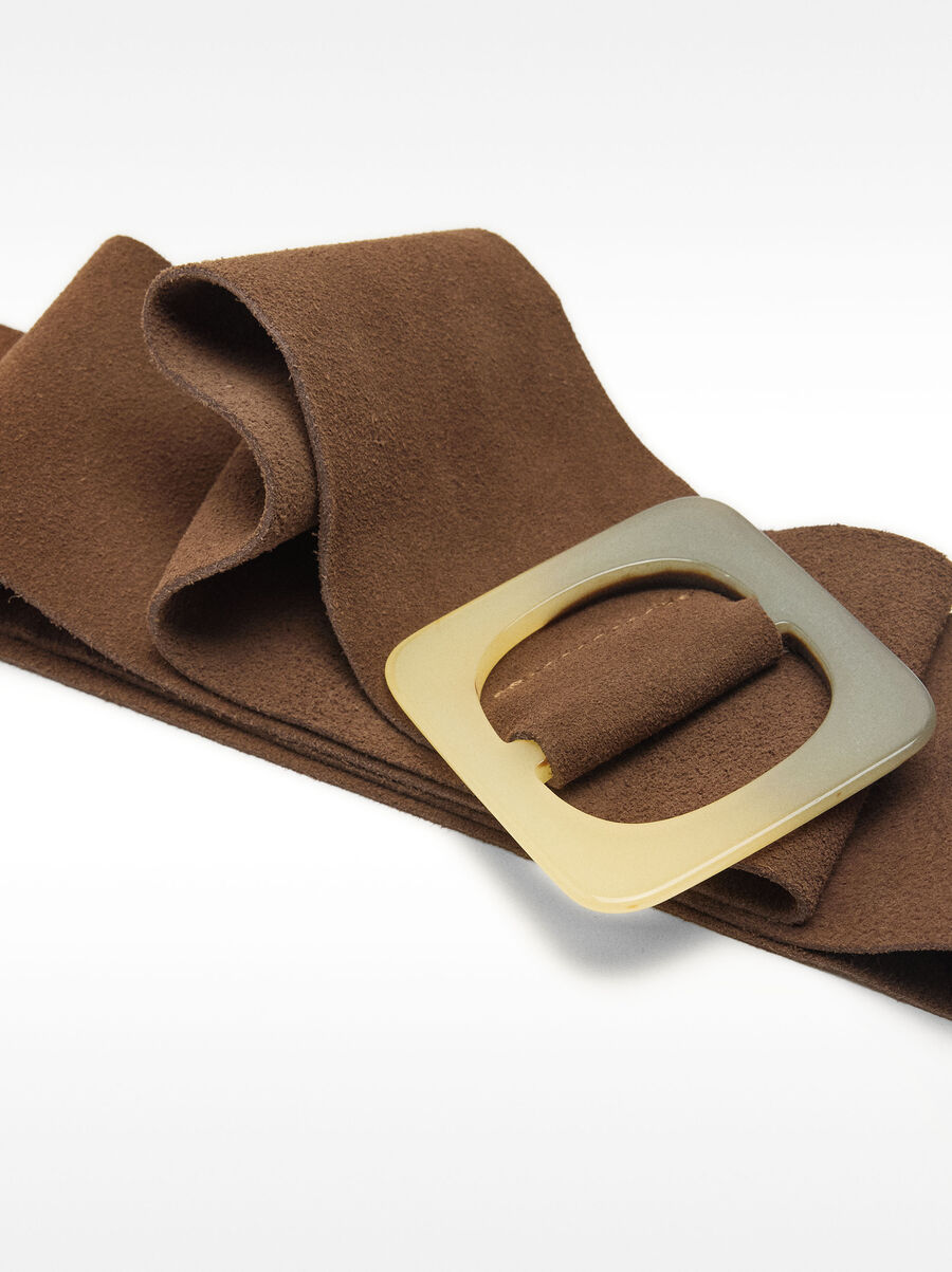 Leather belt with square buckle