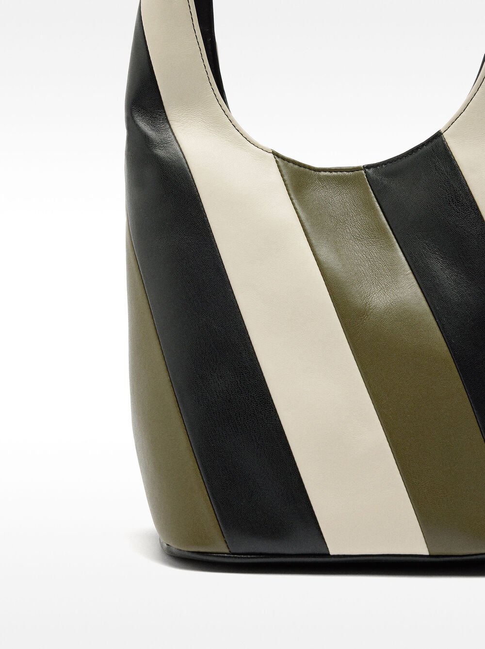 Shoulder bag with stripes