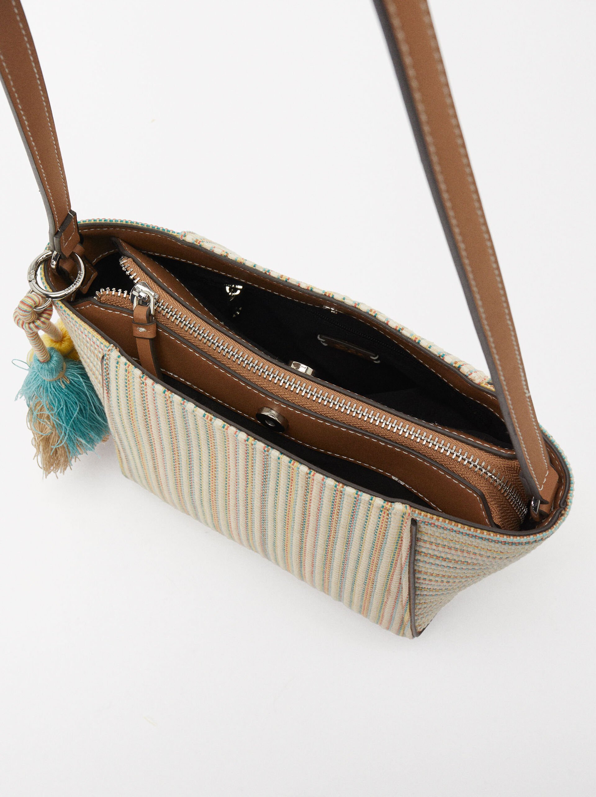 Straw-Effect Crossbody Bag With Pendant image number 4.0