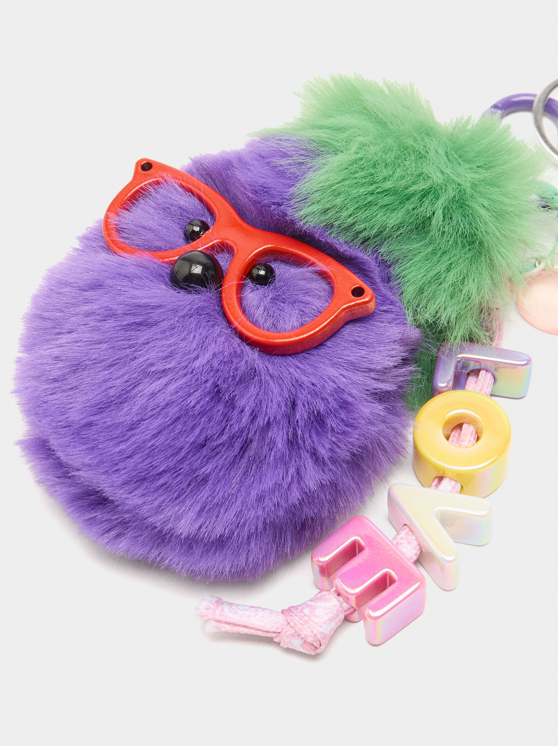 Keychain with charm pompom LOVE image number 2.0