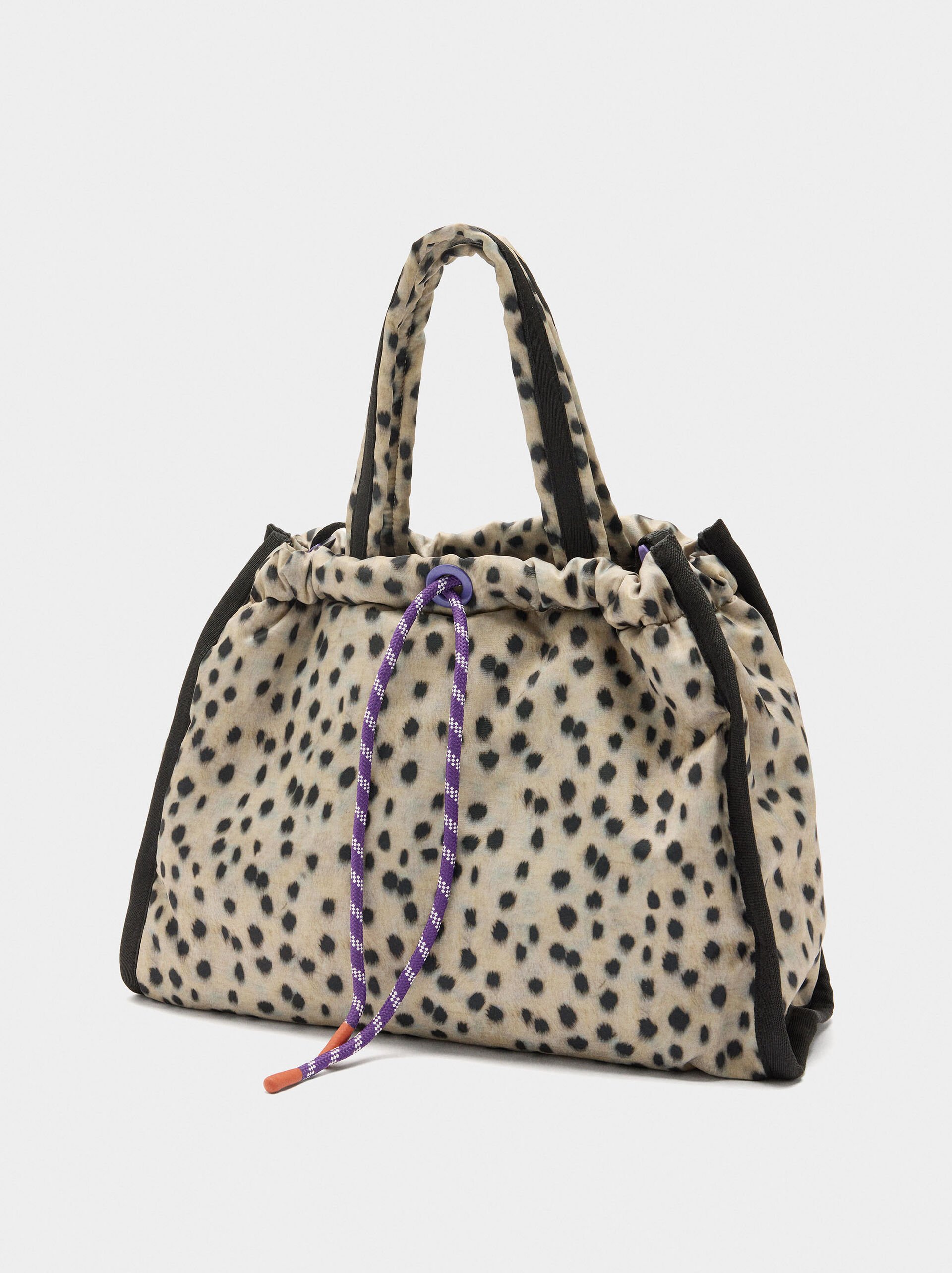 Nylon shopper bag printed with animal print image number 5.0
