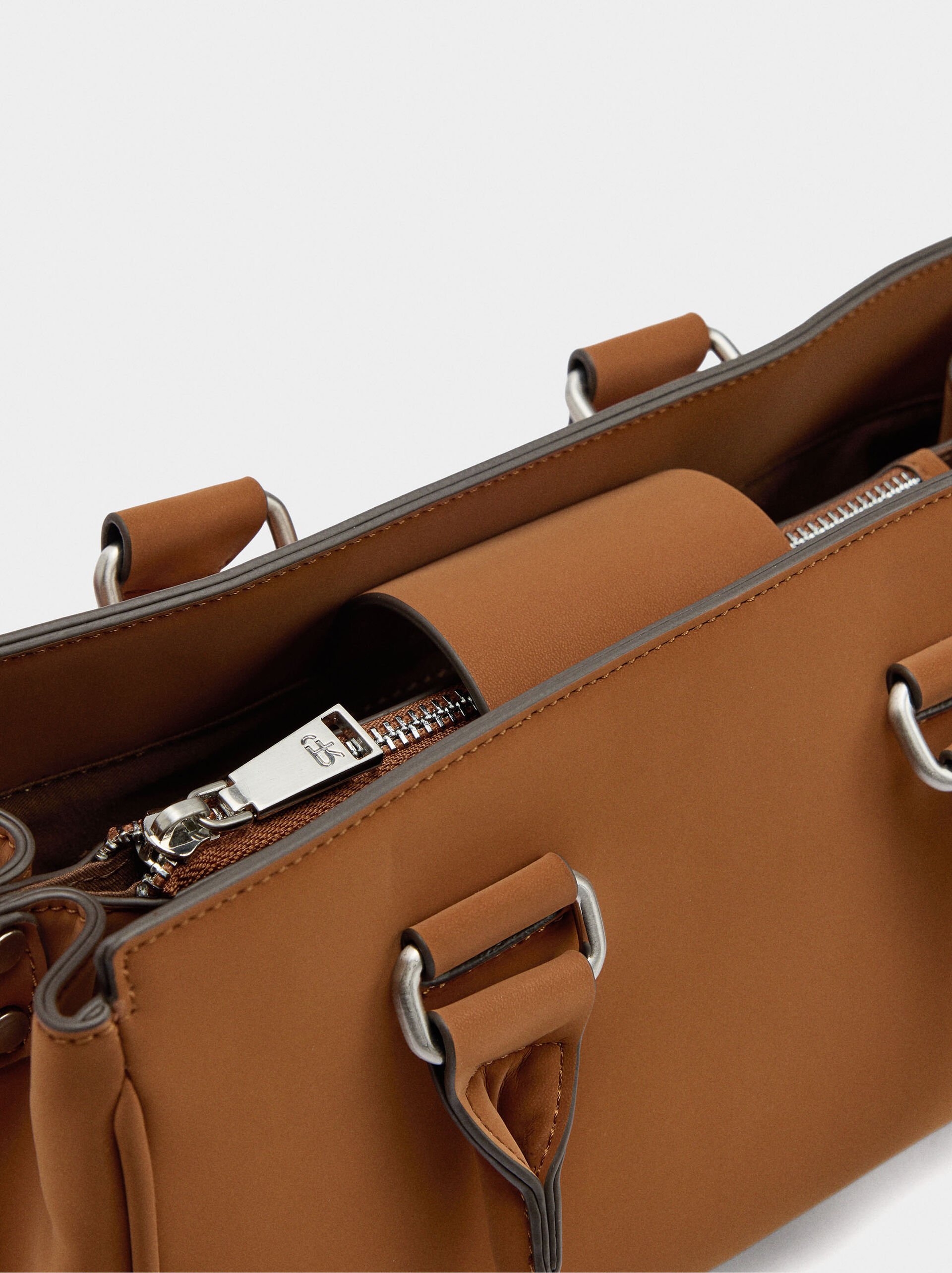 Tote bag with soft texture image number 2.0