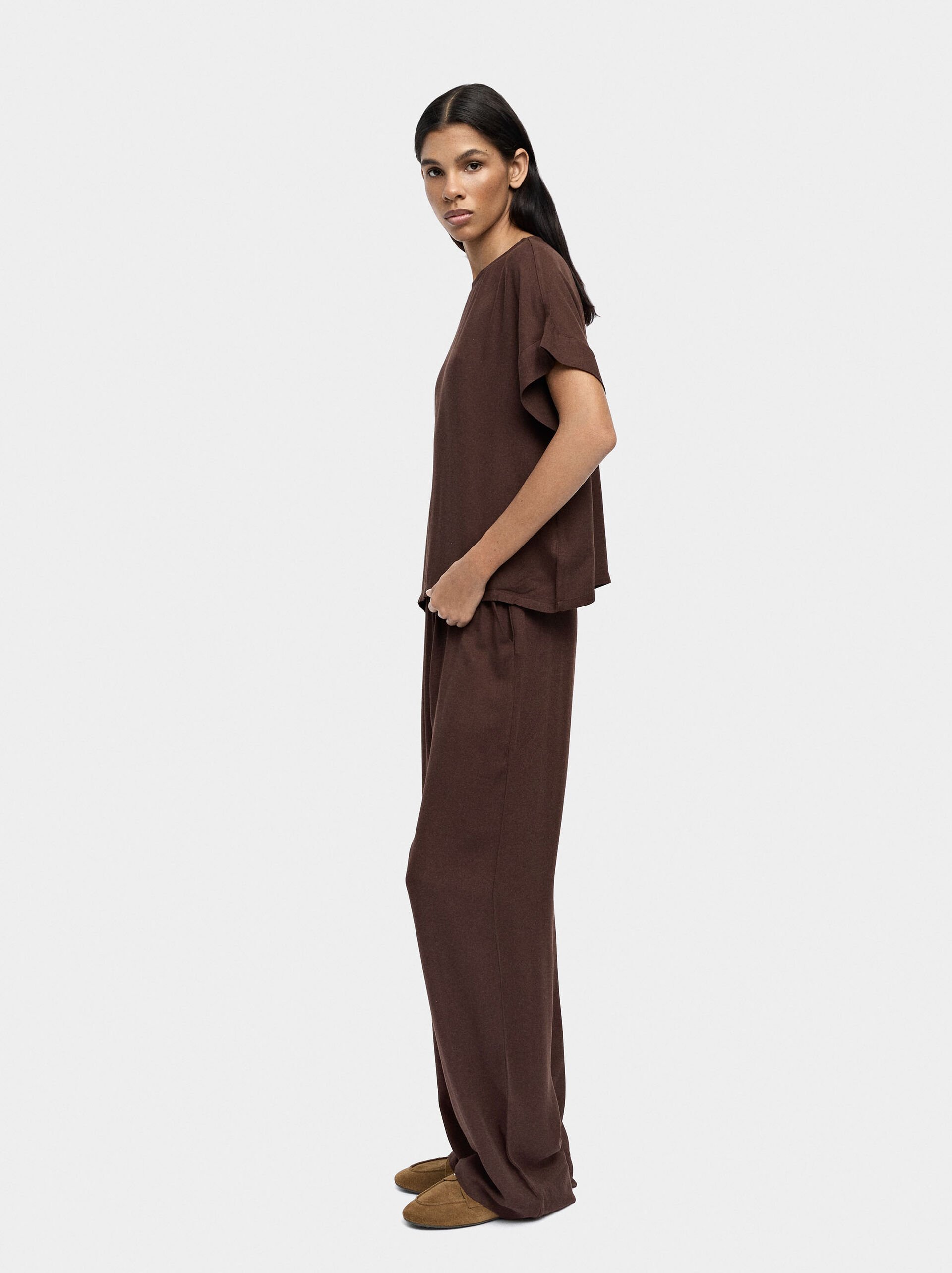 Fluid trousers with elastic waist image number 2.0