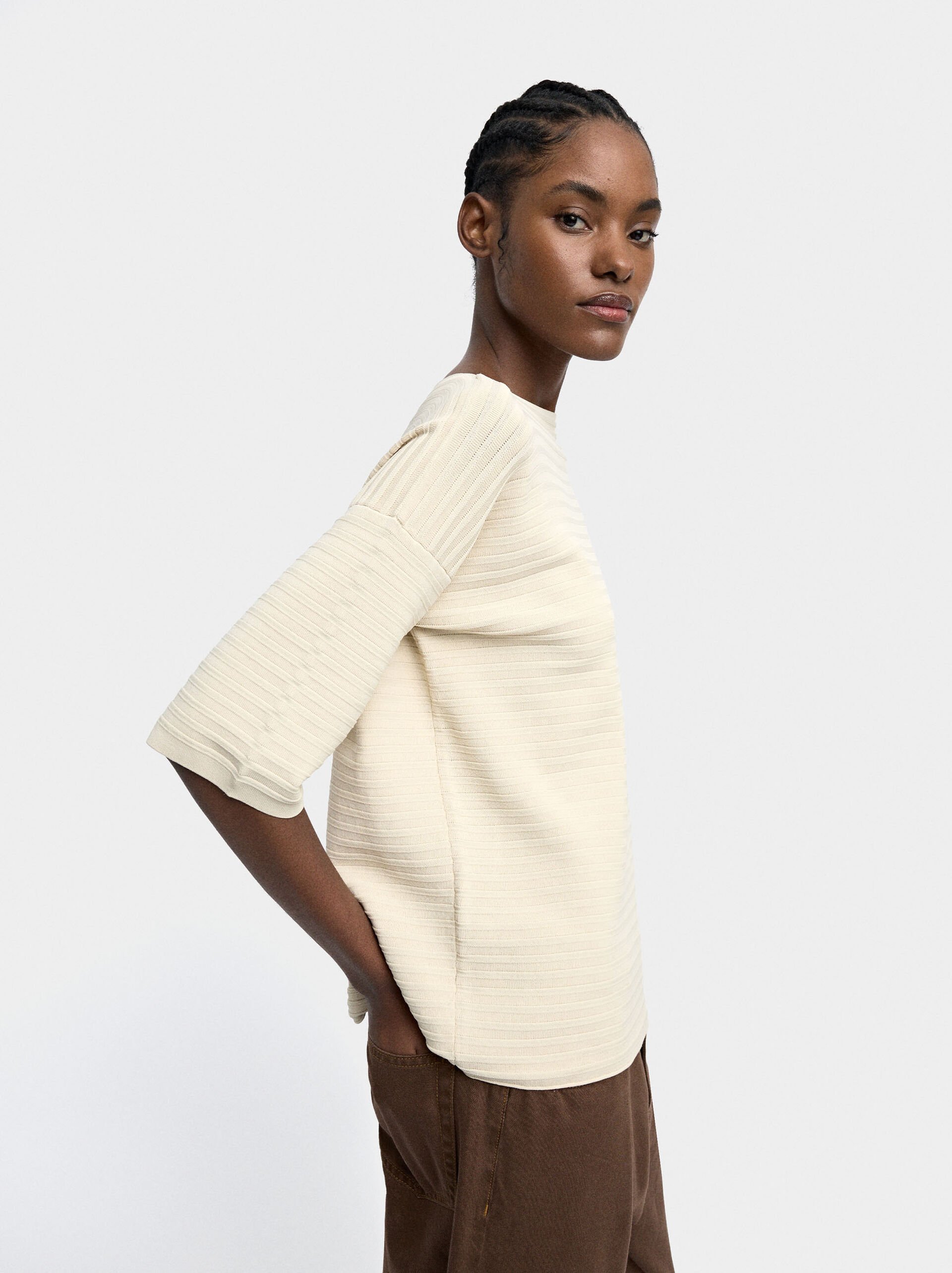 Short-sleeve sweater in ribbed knit image number 2.0