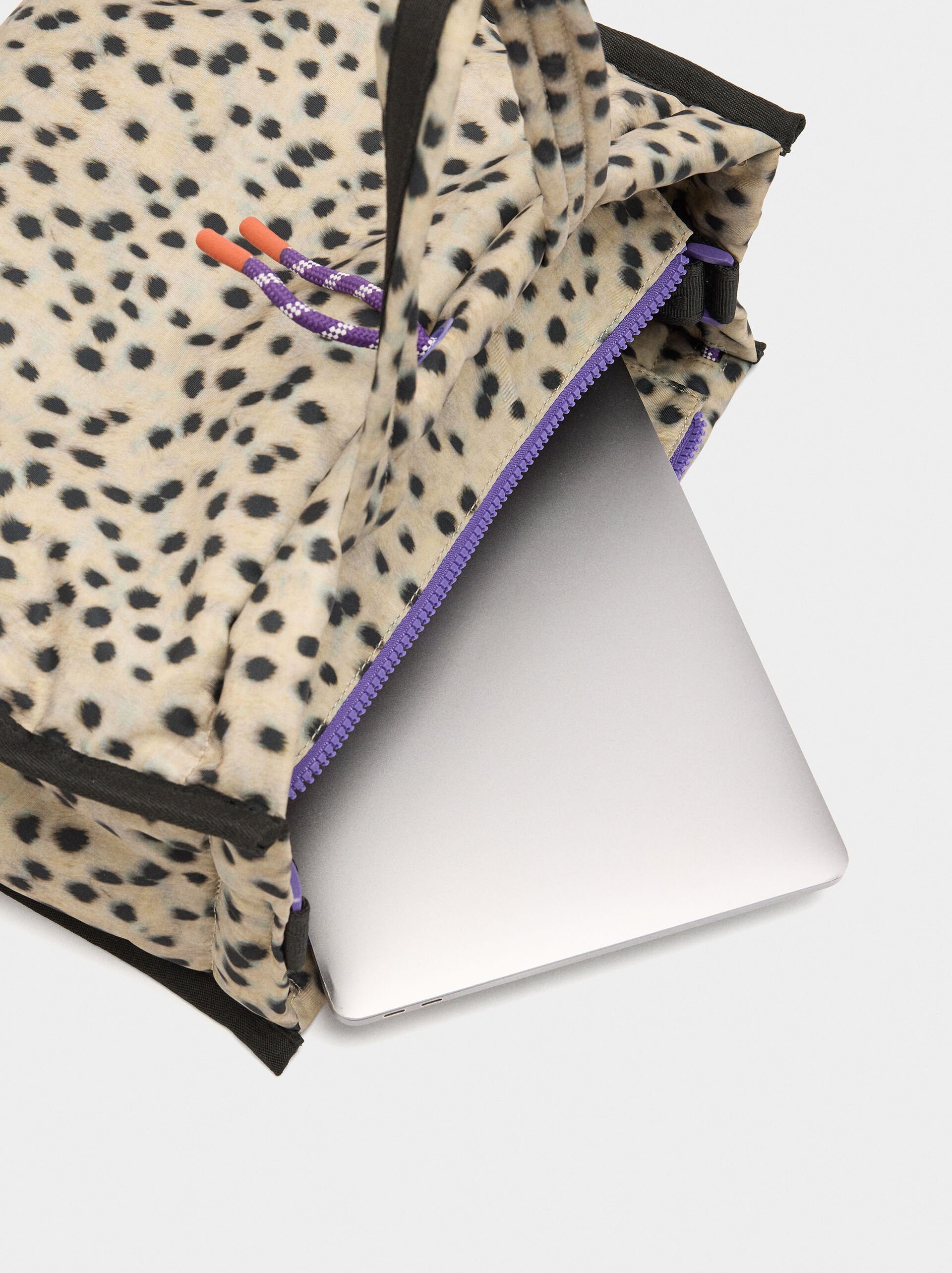 Nylon shopper bag printed with animal print image number 3.0