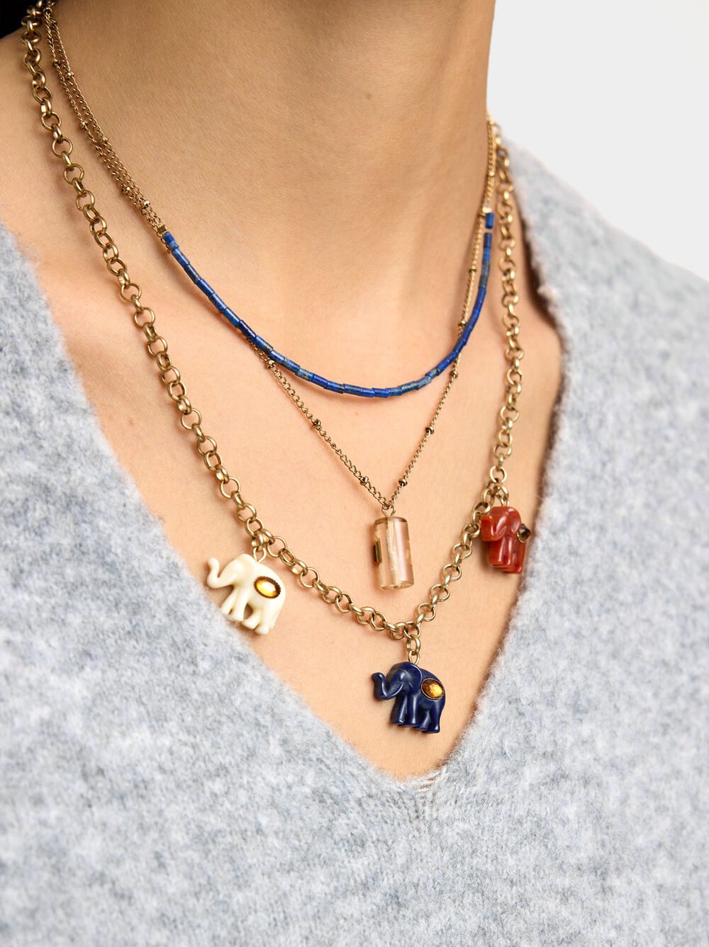 Set von Halsketten mit Elefanten